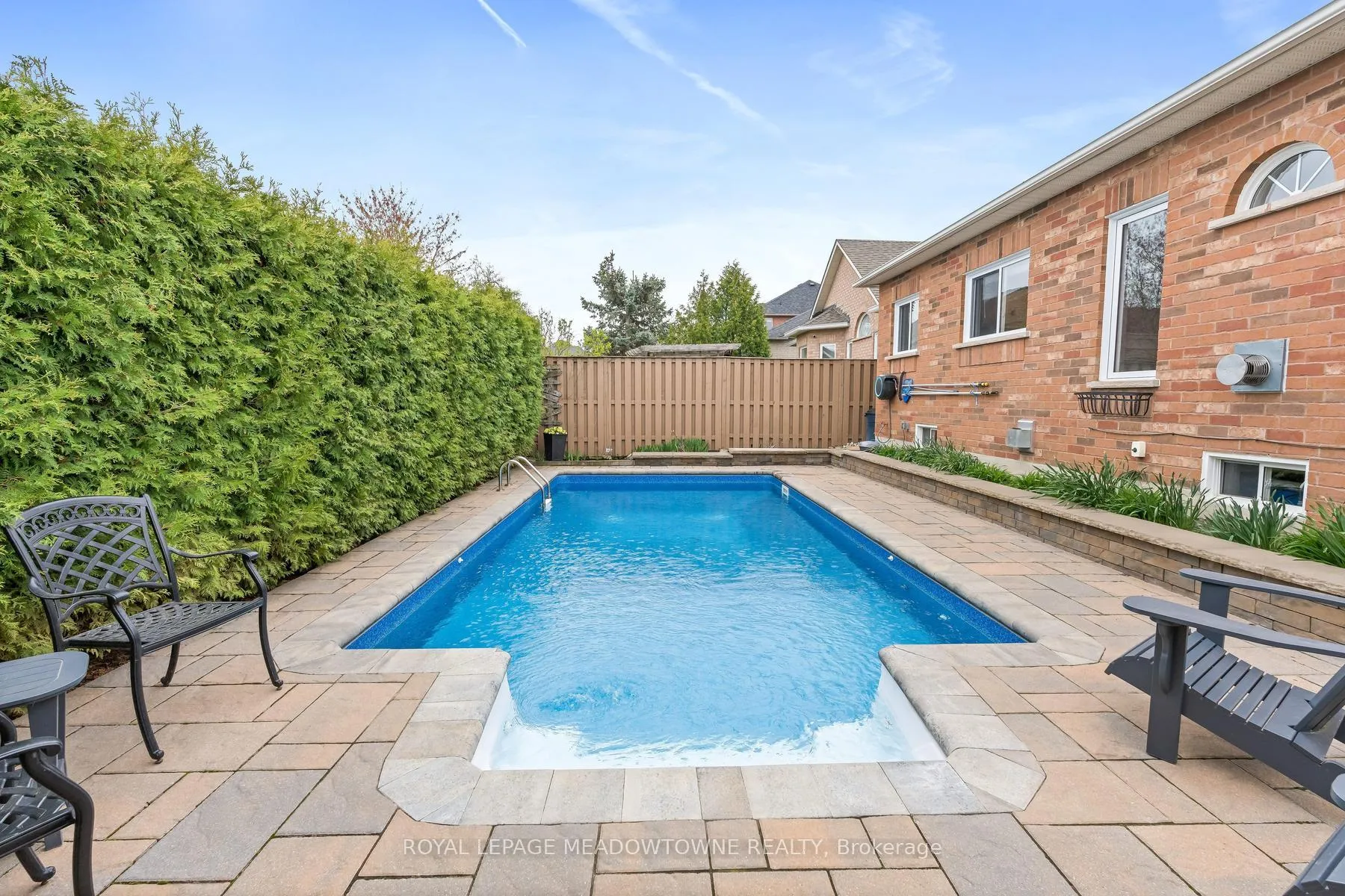 Photo 39 of 22 Berton Boulevard, Halton Hills, Georgetown — HOMEH
