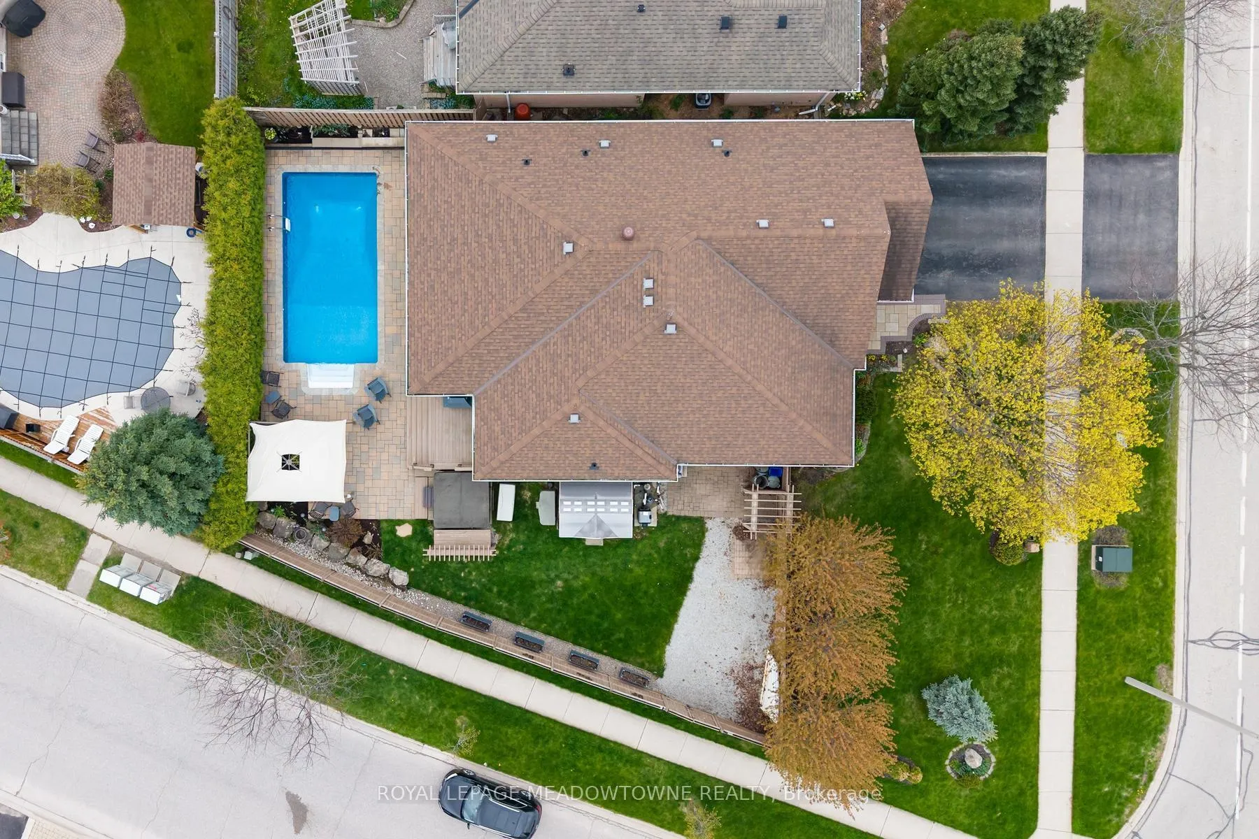 Photo 42 of 22 Berton Boulevard, Halton Hills, Georgetown — HOMEH