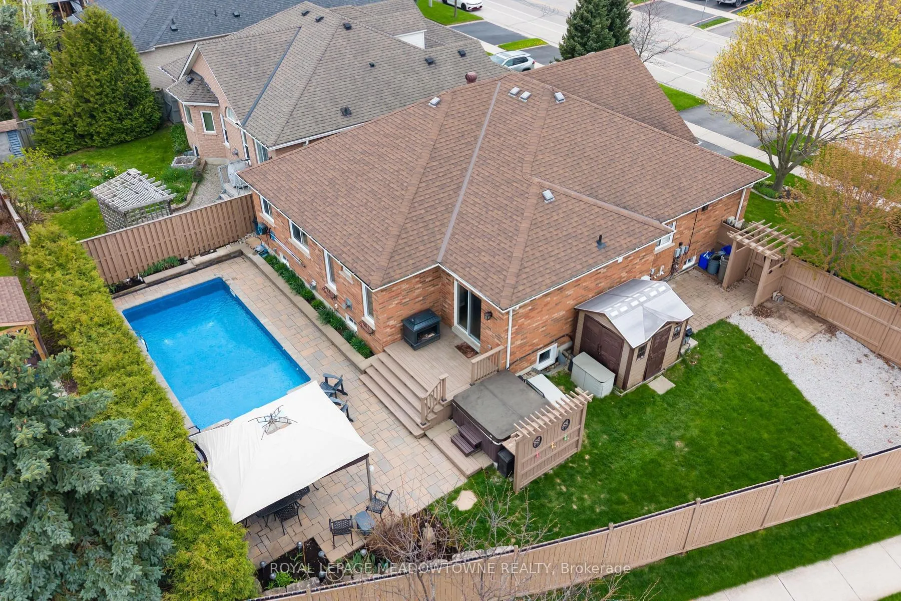 Photo 45 of 22 Berton Boulevard, Halton Hills, Georgetown — HOMEH