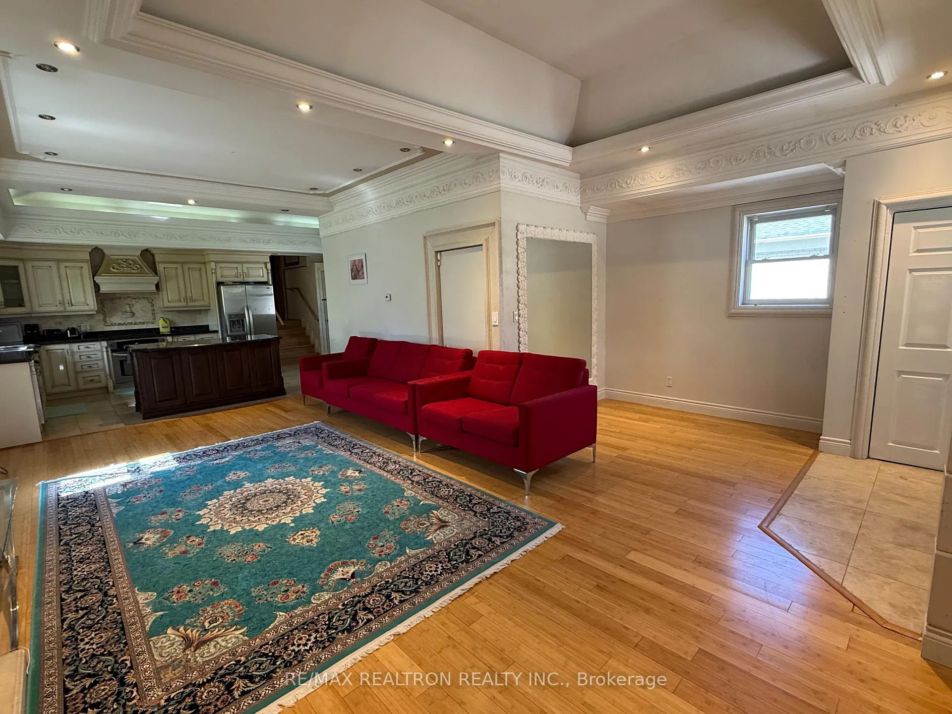 Photo 5 of Unit Main, 18 Irwin Avenue, Aurora, Aurora Village — HOMEH
