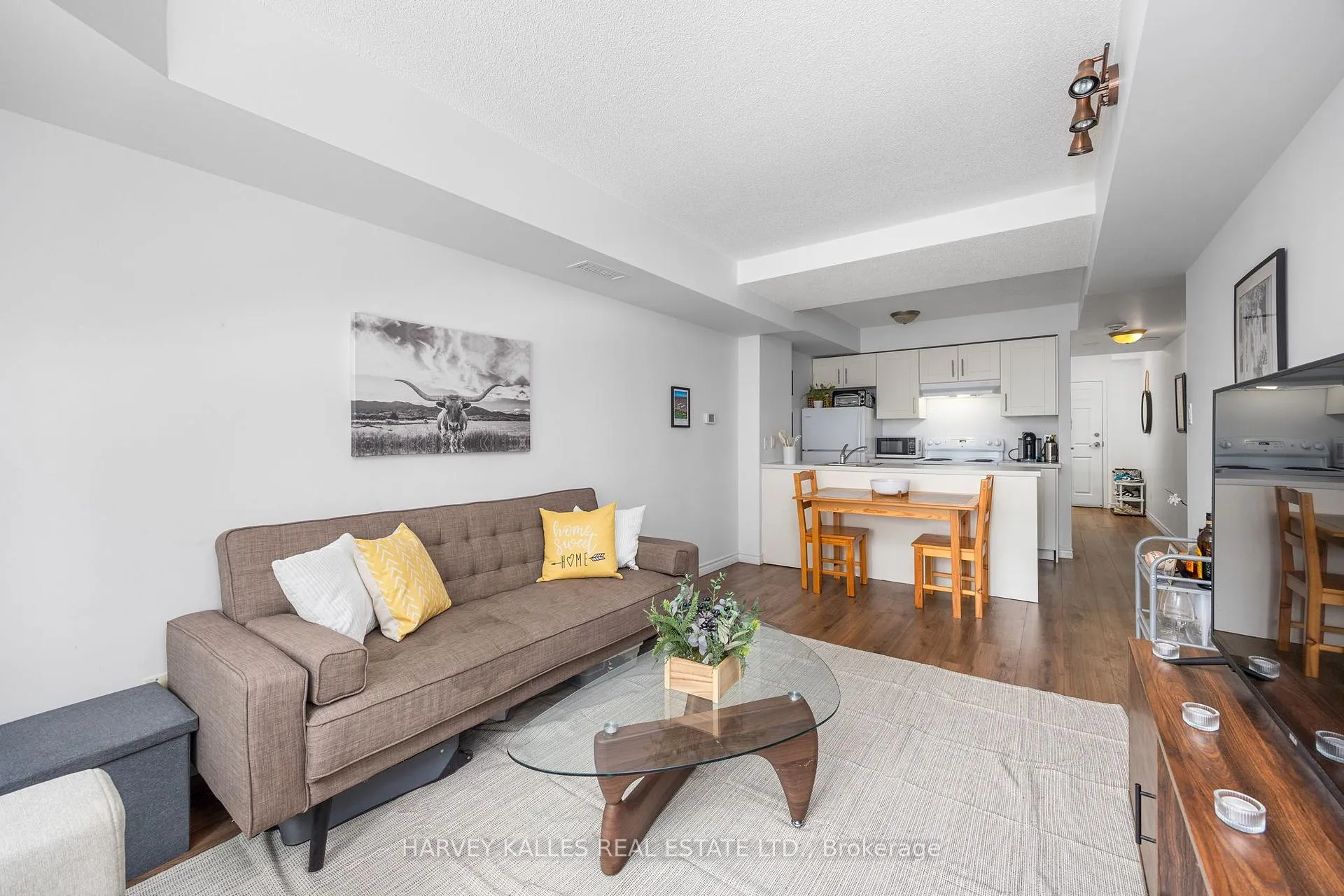 Photo 6 of Unit 212, 15 Maplewood Avenue, Toronto, Humewood-Cedarvale — HOMEH