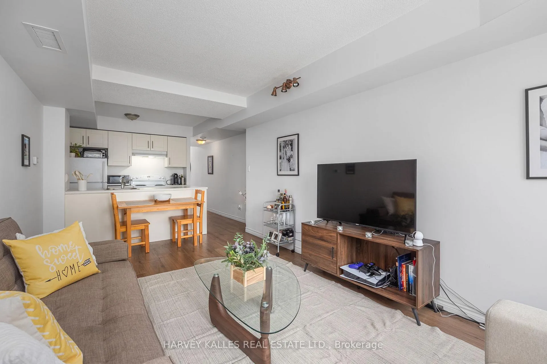 Photo 7 of Unit 212, 15 Maplewood Avenue, Toronto, Humewood-Cedarvale — HOMEH