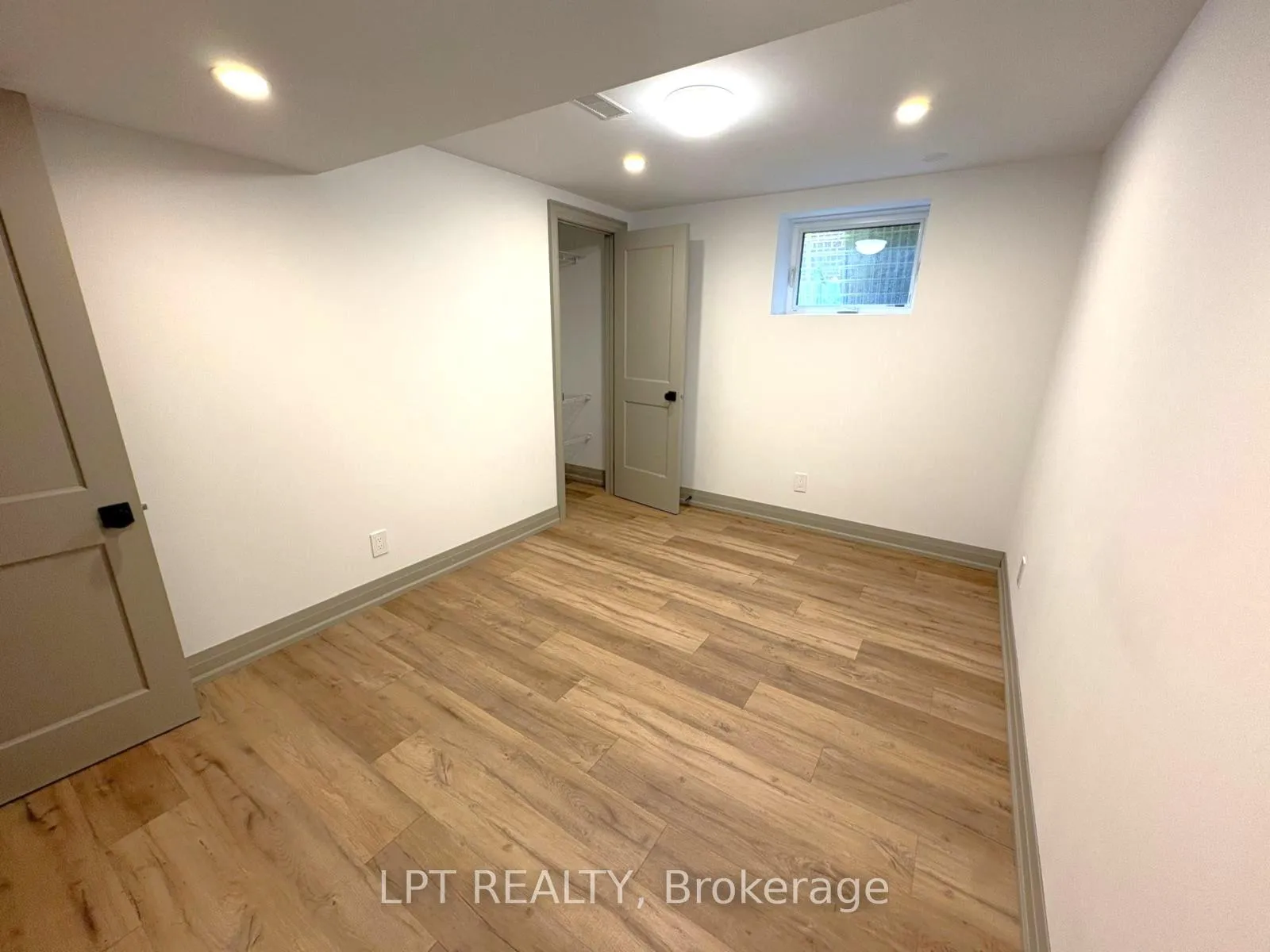 Photo 14 of 51 Enfield Avenue, Etobicoke, Alderwood — HOMEH