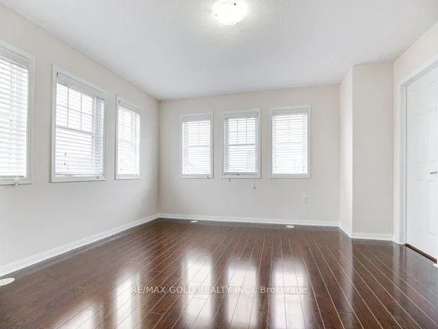 Photo 5 of 19 Portsdown Road, Brampton, Northwest Brampton — HOMEH