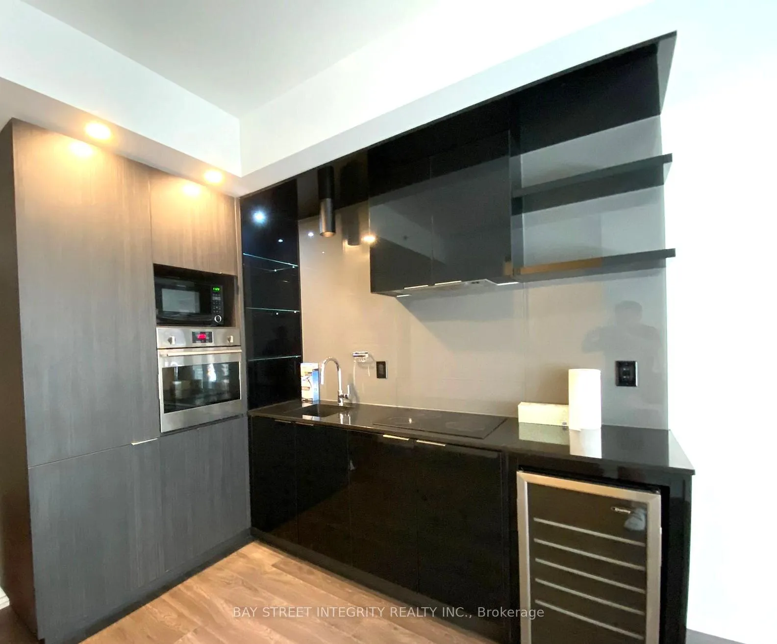 Photo 7 of Unit 1909, 70 Temperance Street, Toronto, Bay Street Corridor — HOMEH