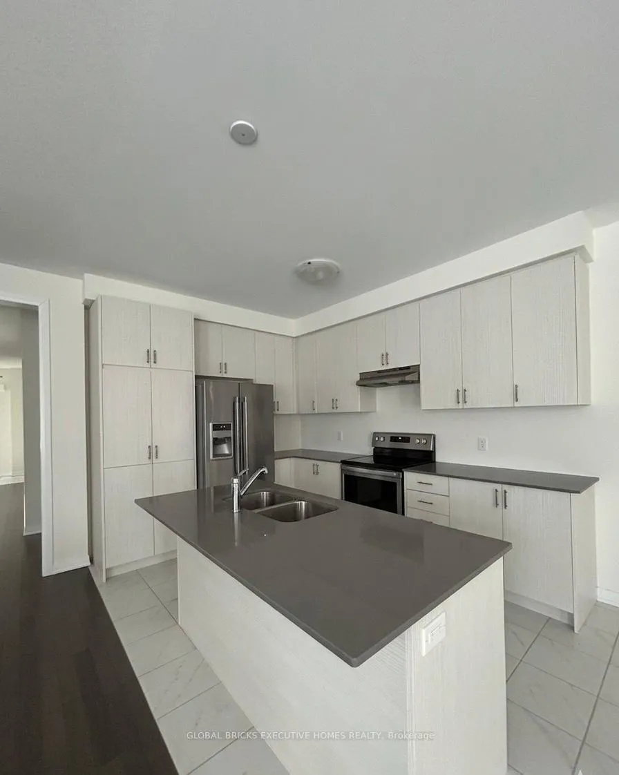 Photo 3 of 454 Robert Woolner Street, North Dumfries — HOMEH