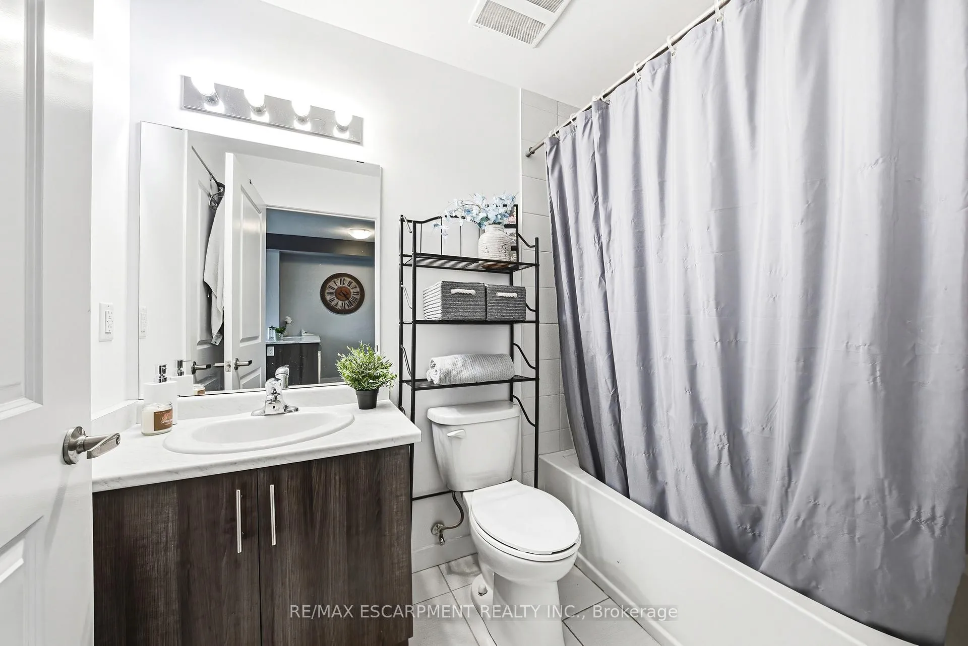 Photo 11 of Unit 134, 125 Shoreview Place, Hamilton, Lakeshore — HOMEH