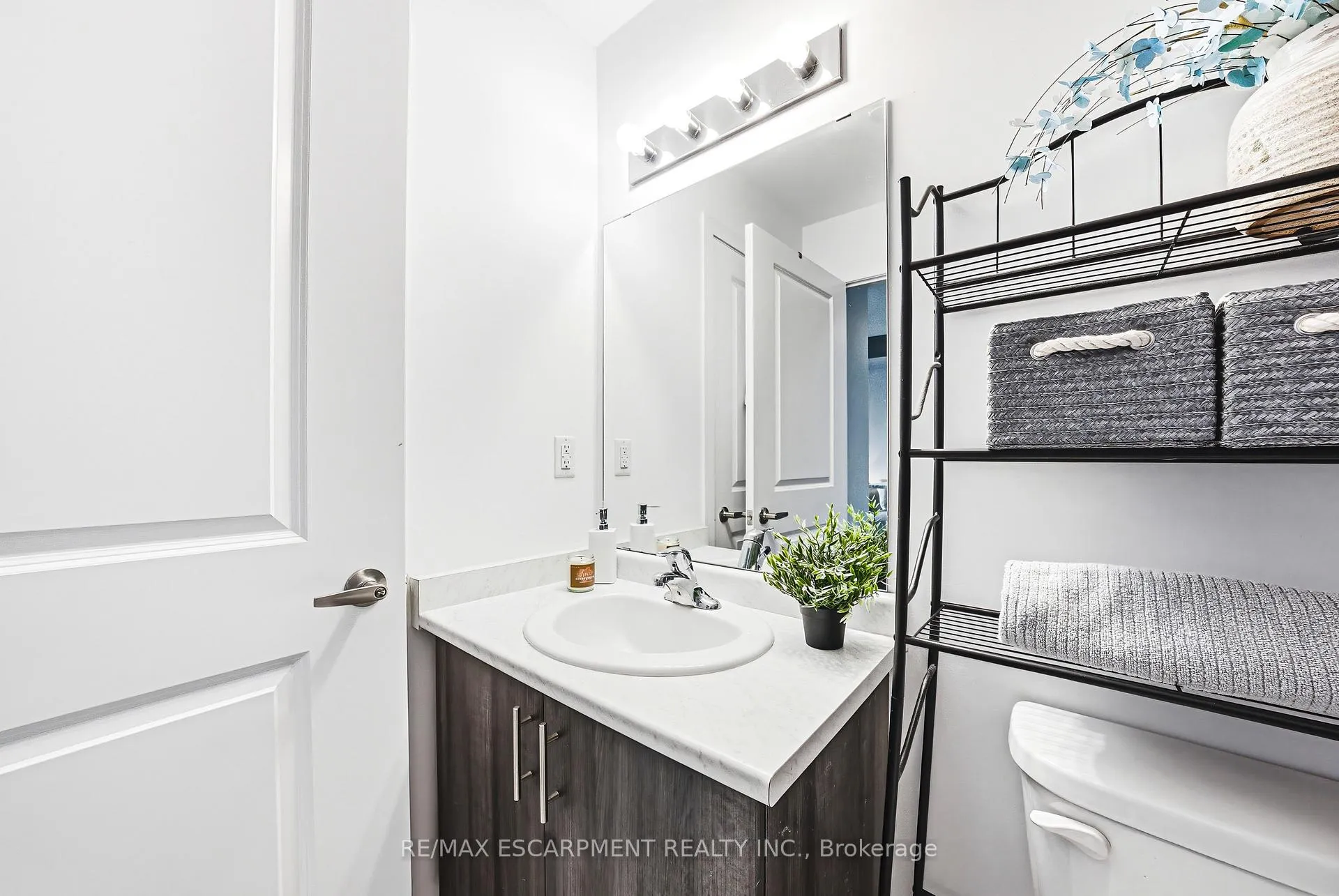 Photo 12 of Unit 134, 125 Shoreview Place, Hamilton, Lakeshore — HOMEH
