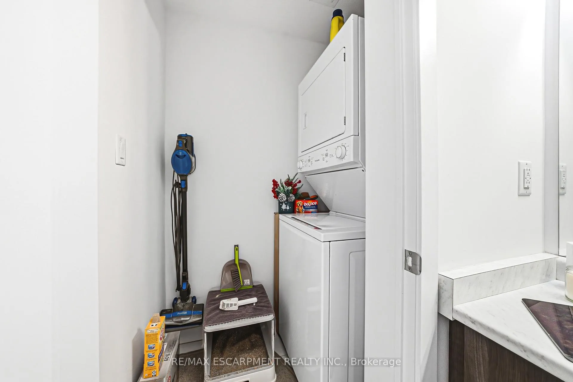 Photo 13 of Unit 134, 125 Shoreview Place, Hamilton, Lakeshore — HOMEH