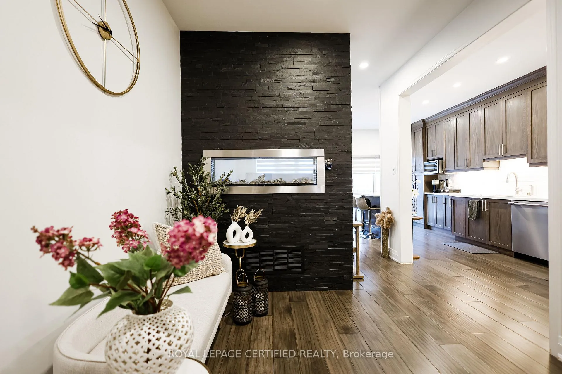 Photo 8 of 28 Kilrea Way, Brampton, Credit Valley — HOMEH