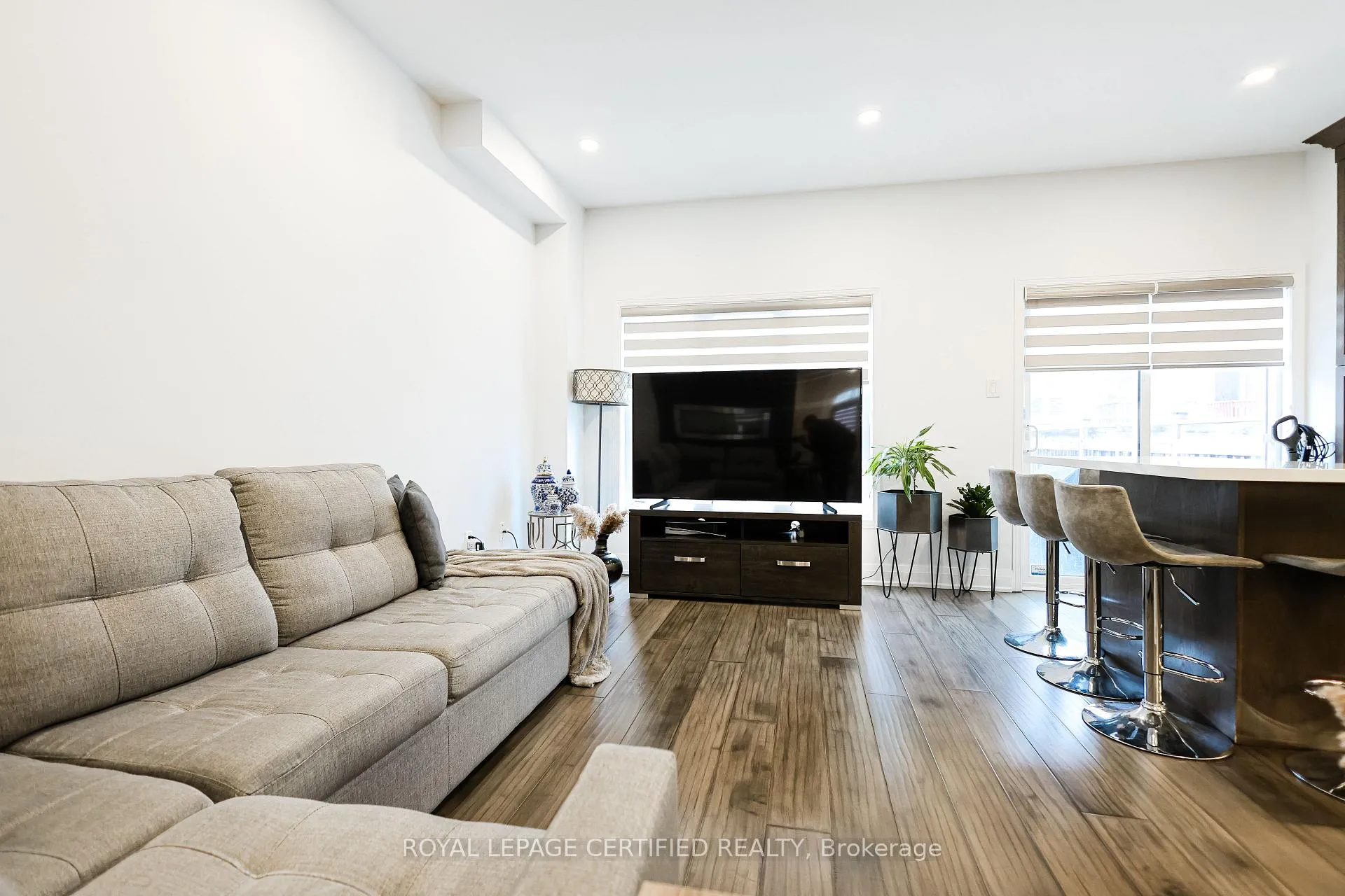 Photo 10 of 28 Kilrea Way, Brampton, Credit Valley — HOMEH