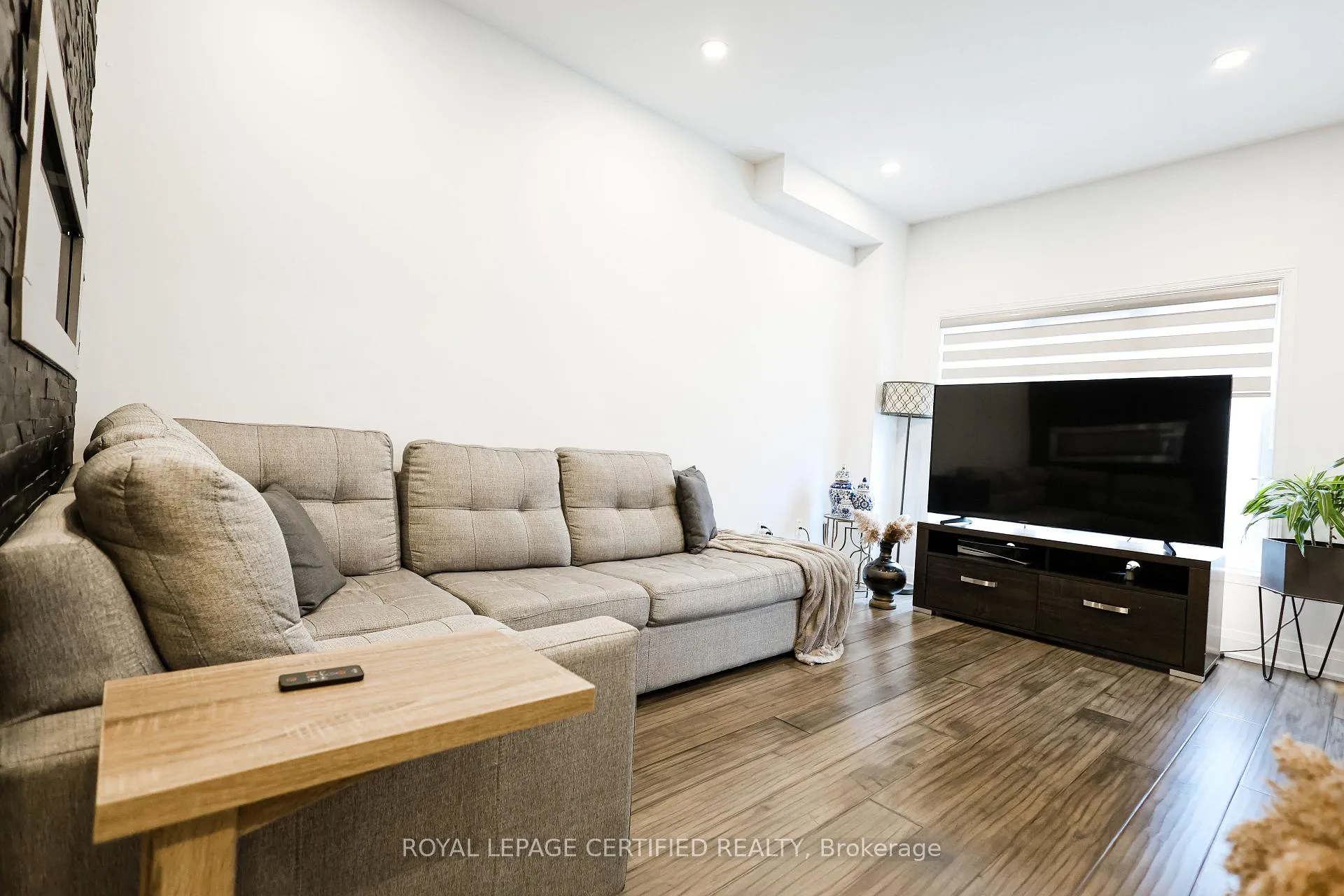 Photo 11 of 28 Kilrea Way, Brampton, Credit Valley — HOMEH