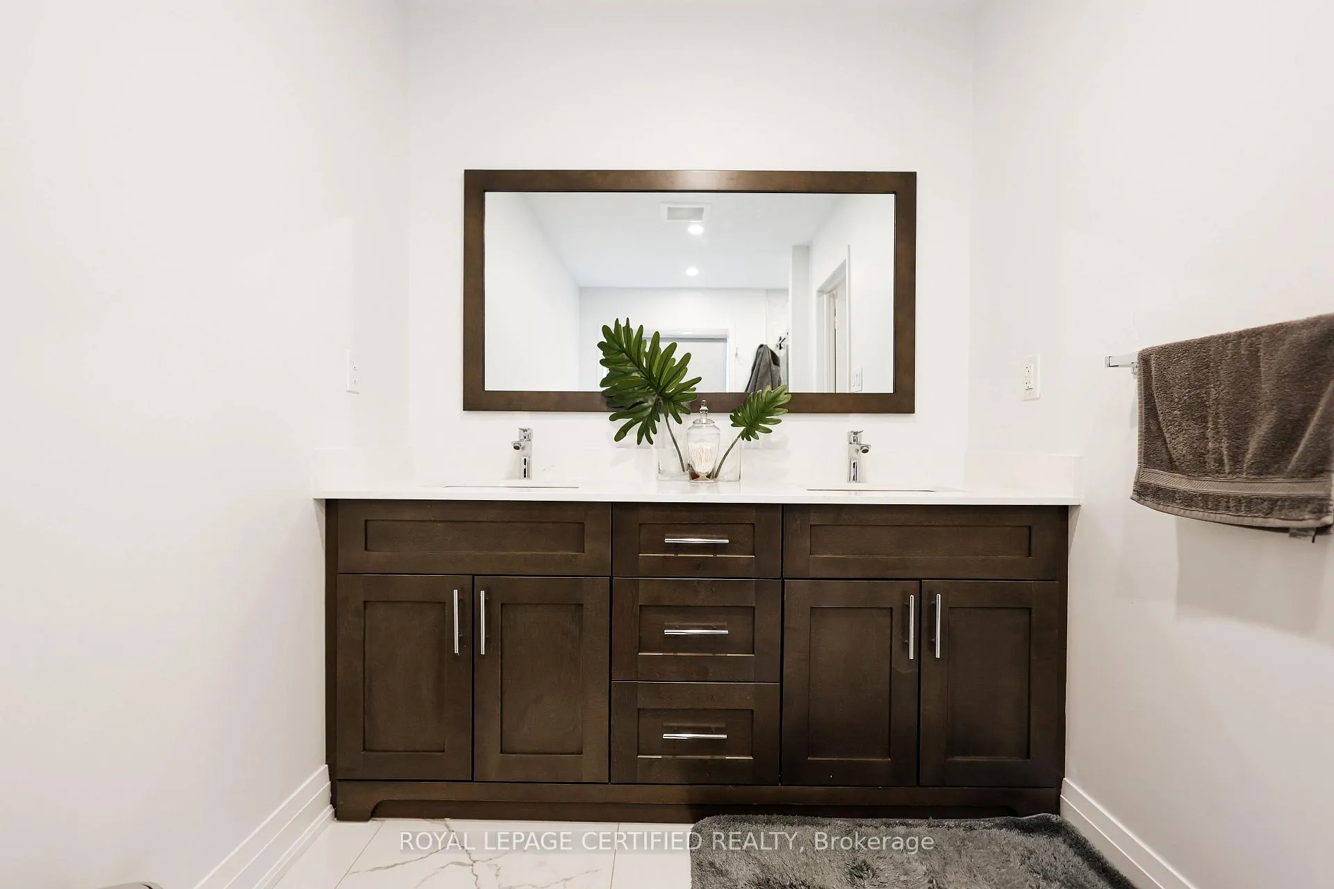 Photo 30 of 28 Kilrea Way, Brampton, Credit Valley — HOMEH