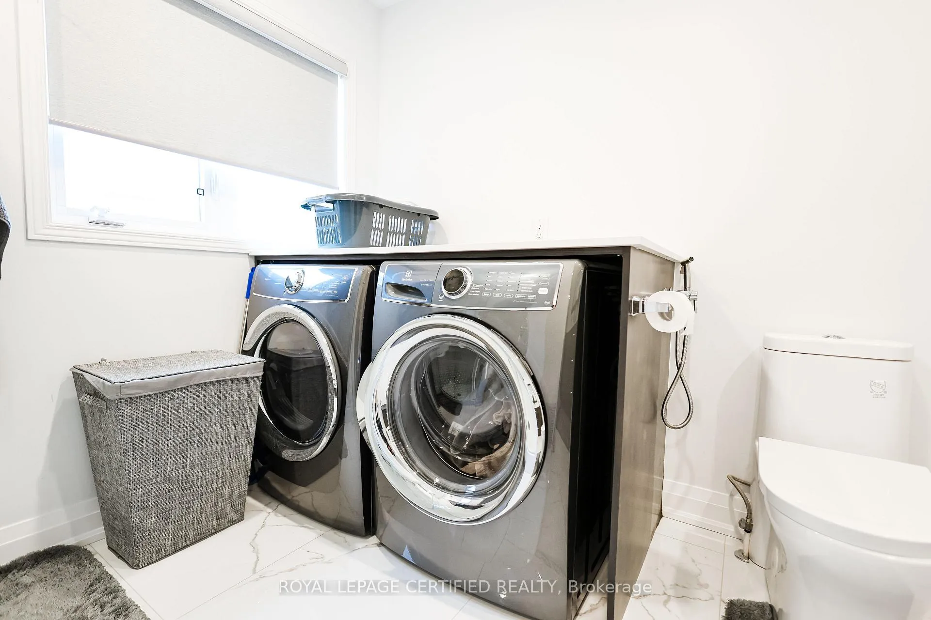 Photo 31 of 28 Kilrea Way, Brampton, Credit Valley — HOMEH