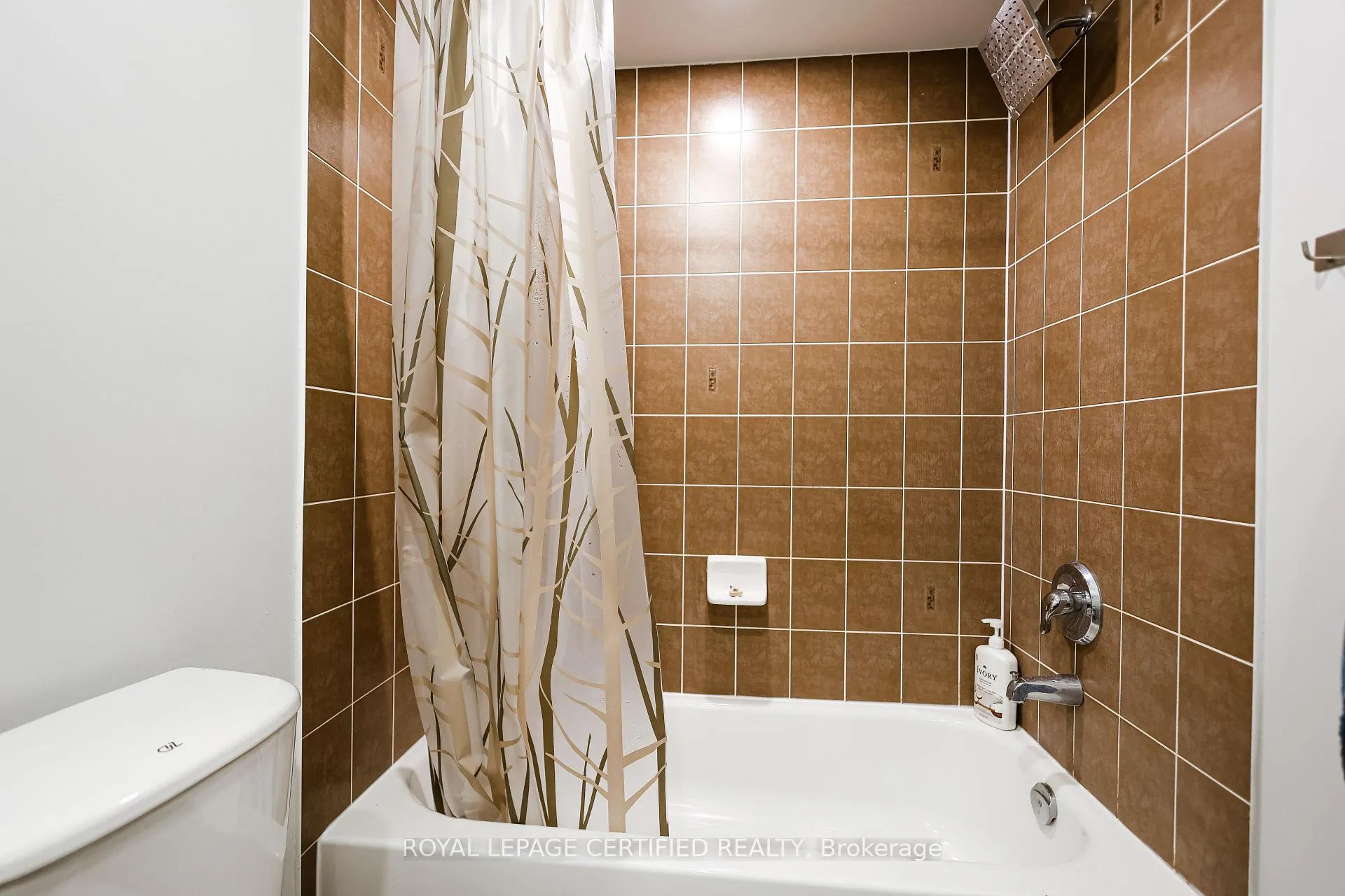 Photo 40 of 28 Kilrea Way, Brampton, Credit Valley — HOMEH