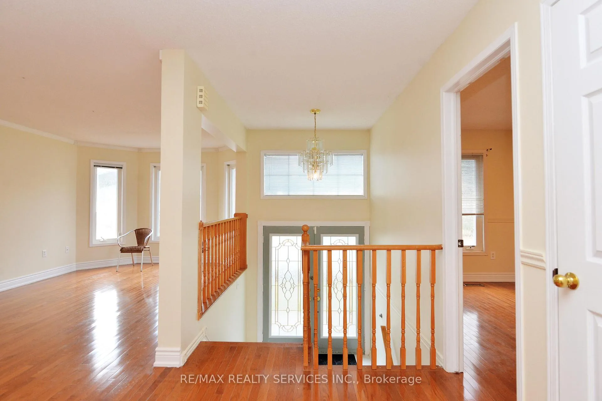 Photo 5 of 7 Bush Crescent, Wasaga Beach — HOMEH