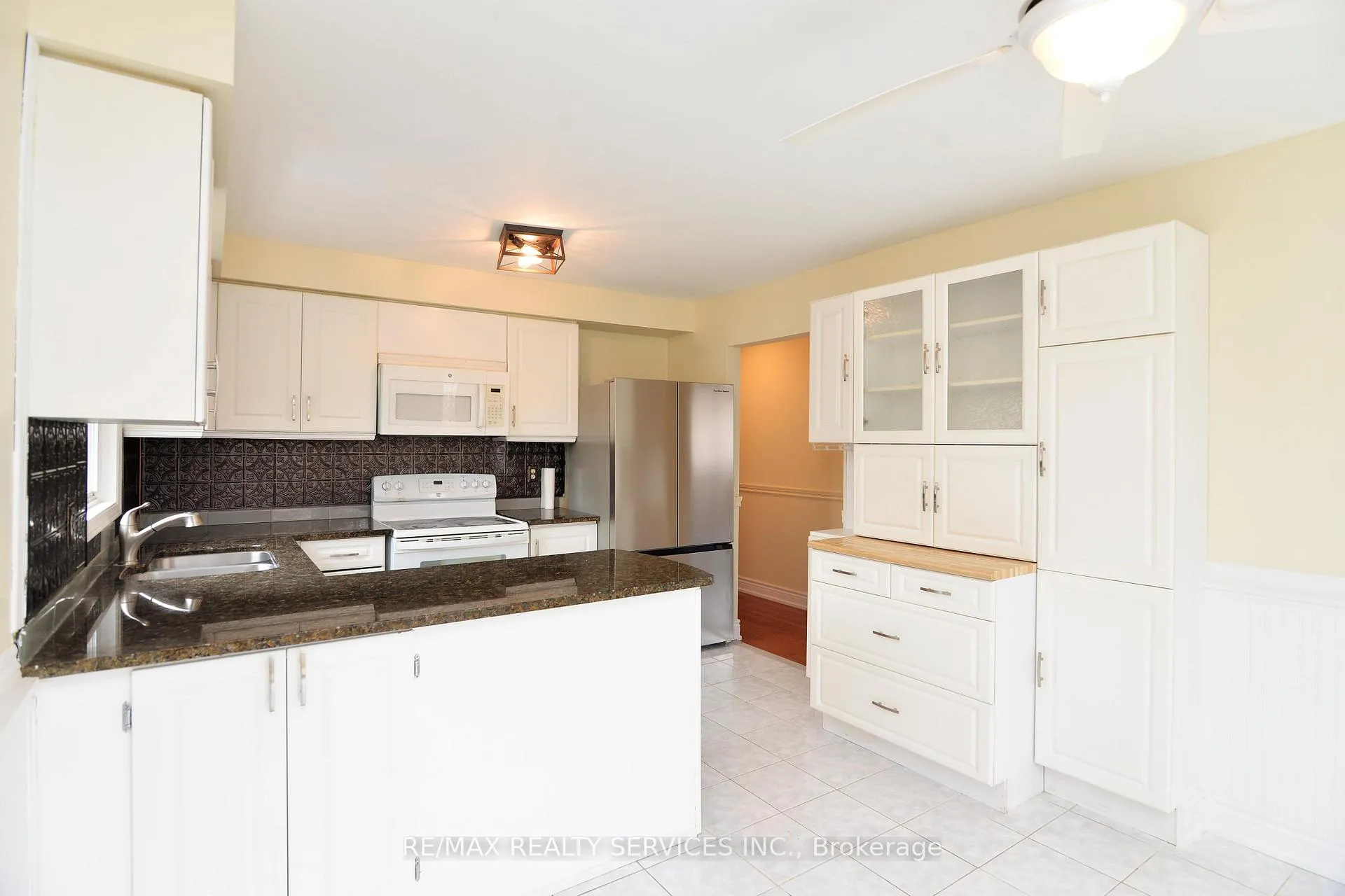 Photo 12 of 7 Bush Crescent, Wasaga Beach — HOMEH