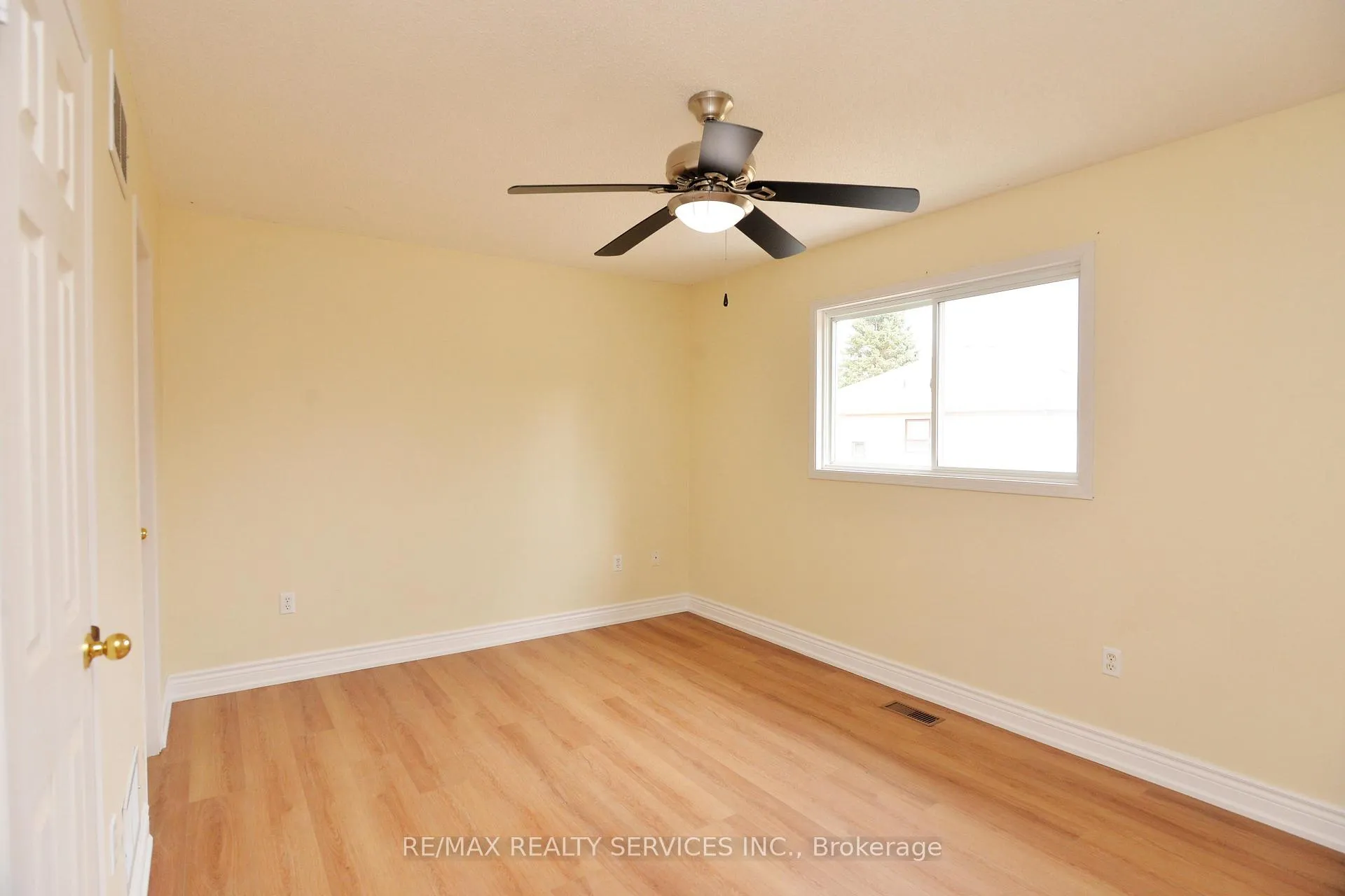 Photo 17 of 7 Bush Crescent, Wasaga Beach — HOMEH