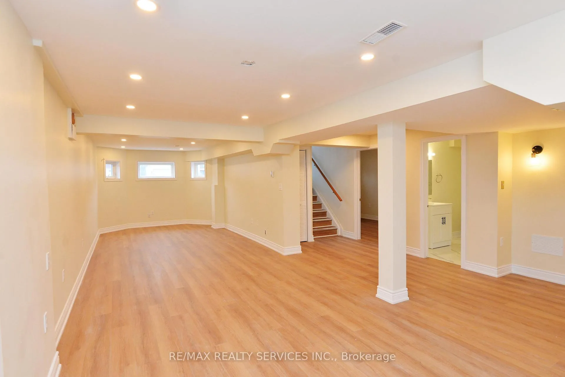 Photo 32 of 7 Bush Crescent, Wasaga Beach — HOMEH