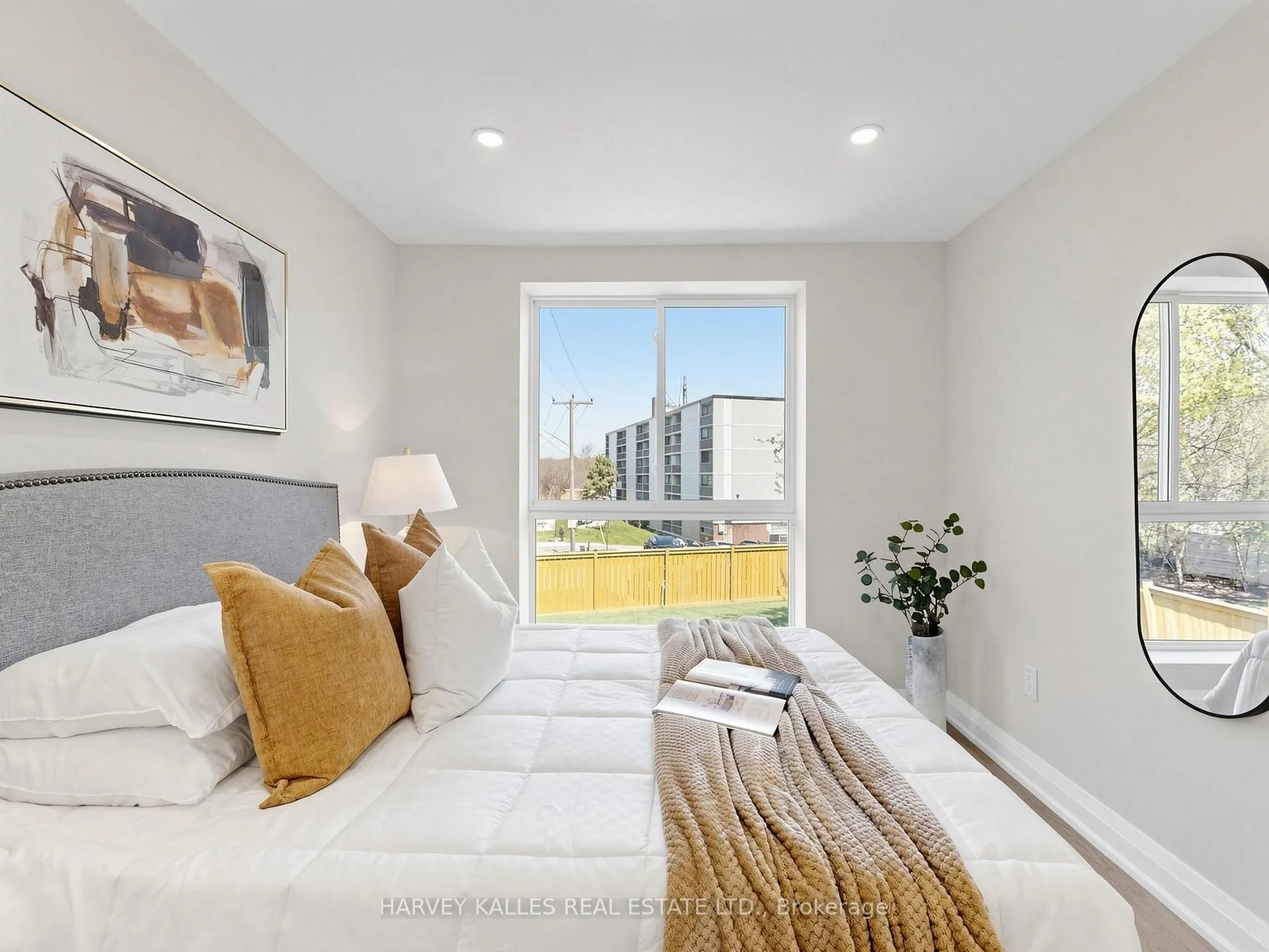 Photo 20 of 982 Cosburn Avenue, Toronto, Woodbine-Lumsden — HOMEH
