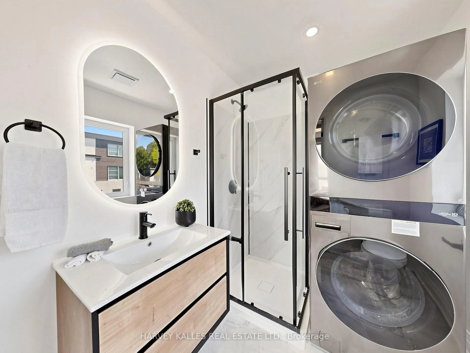 Photo 23 of 982 Cosburn Avenue, Toronto, Woodbine-Lumsden — HOMEH