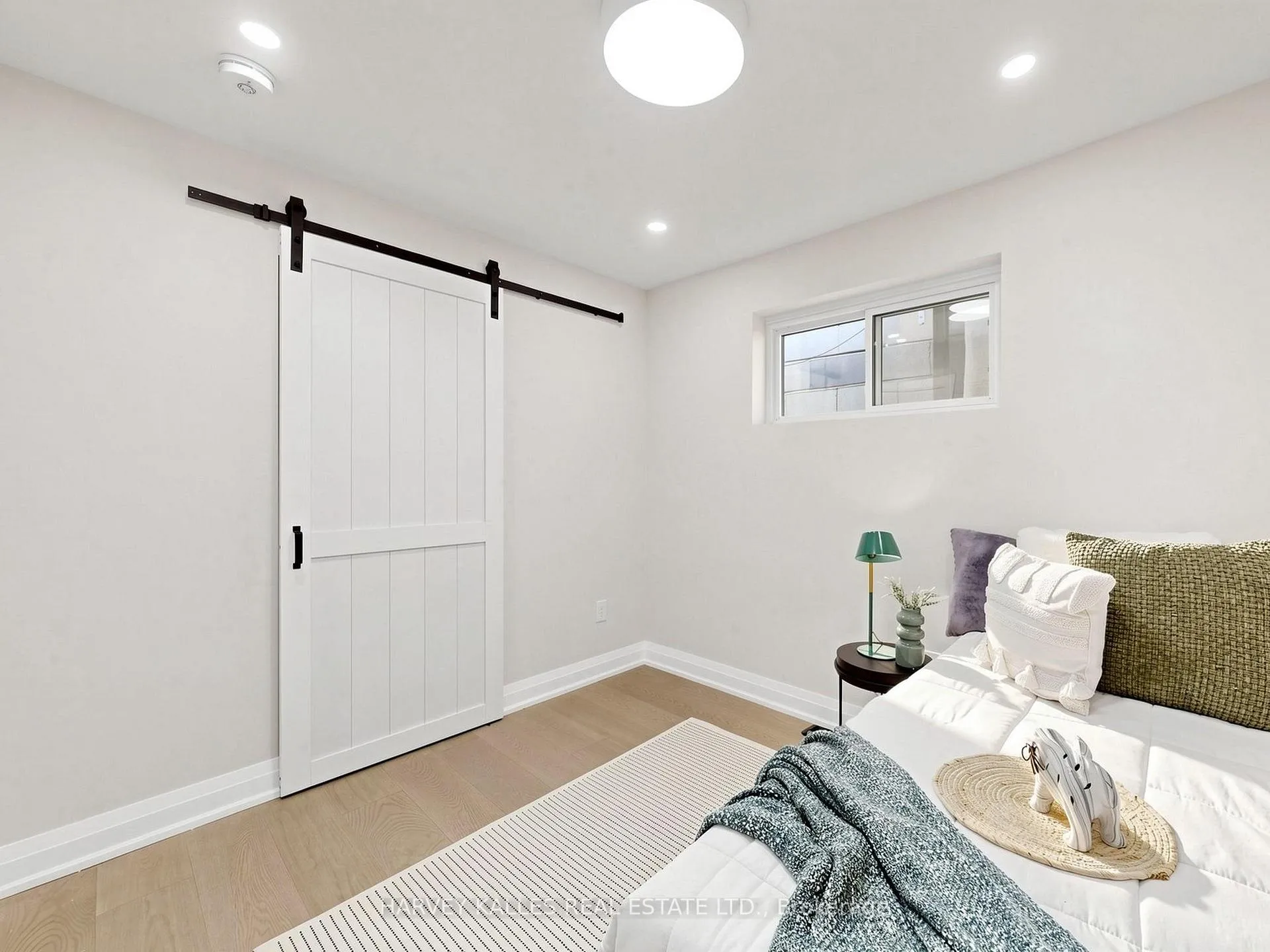 Photo 28 of 982 Cosburn Avenue, Toronto, Woodbine-Lumsden — HOMEH