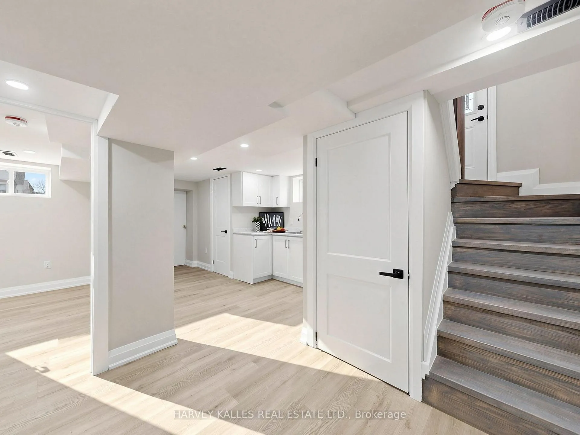 Photo 32 of 982 Cosburn Avenue, Toronto, Woodbine-Lumsden — HOMEH