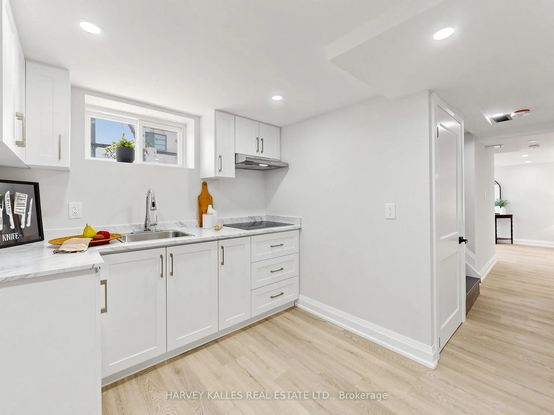 Photo 36 of 982 Cosburn Avenue, Toronto, Woodbine-Lumsden — HOMEH