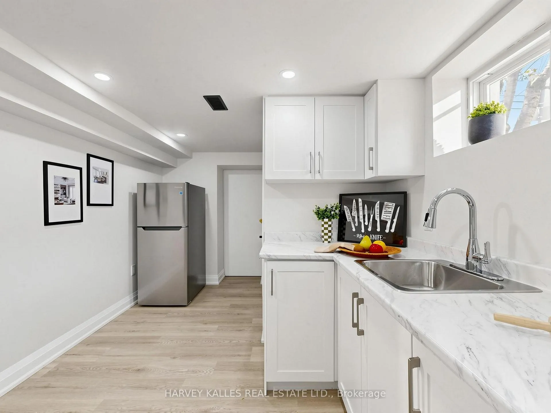 Photo 37 of 982 Cosburn Avenue, Toronto, Woodbine-Lumsden — HOMEH