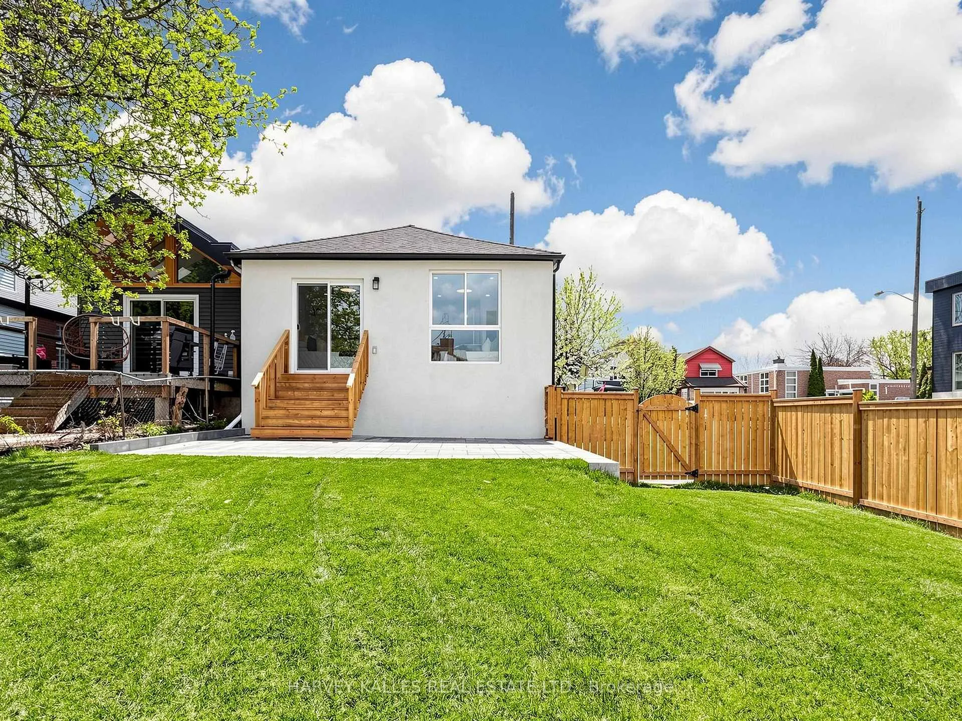 Photo 48 of 982 Cosburn Avenue, Toronto, Woodbine-Lumsden — HOMEH