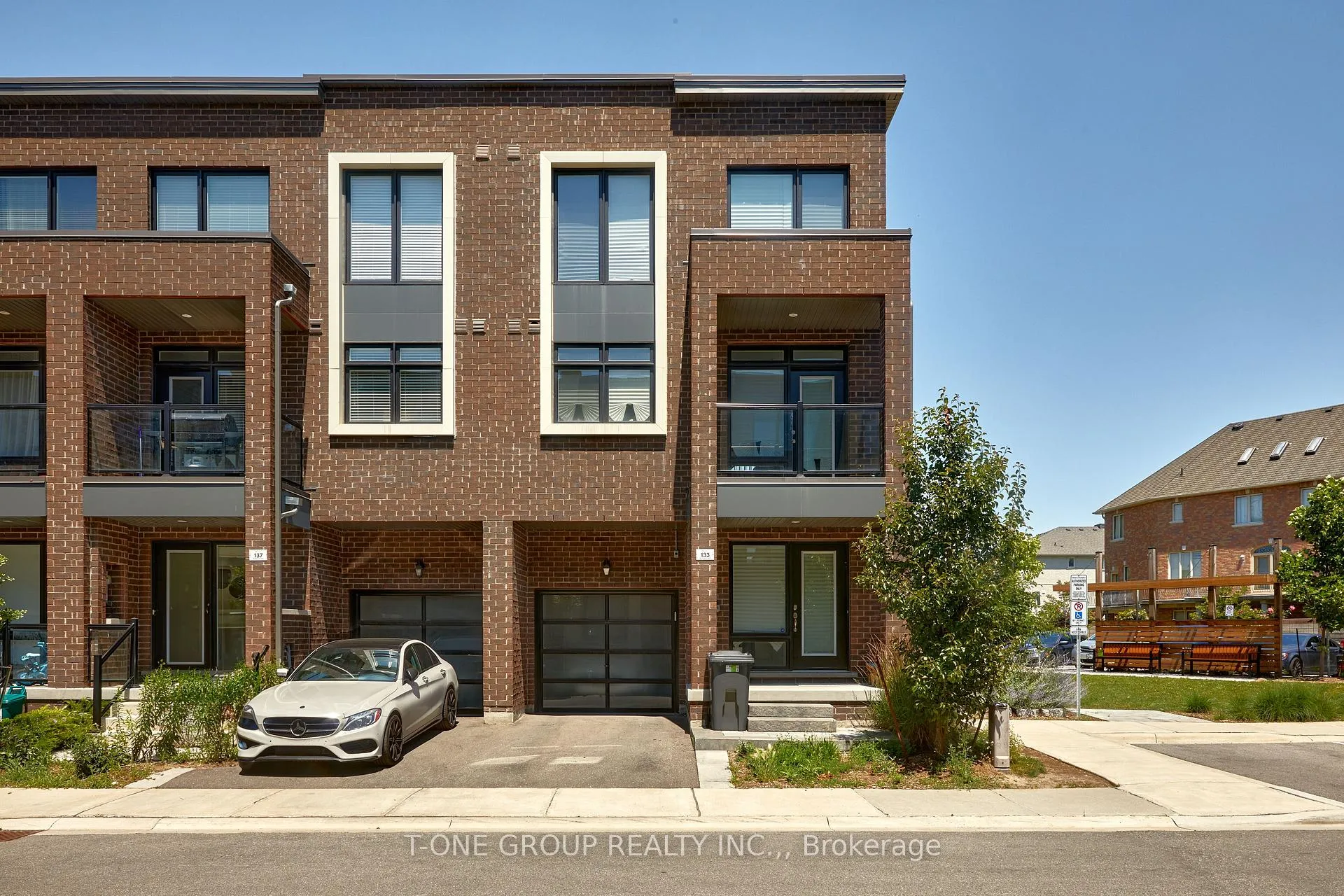 Front of 133 Moneypenny Place N
