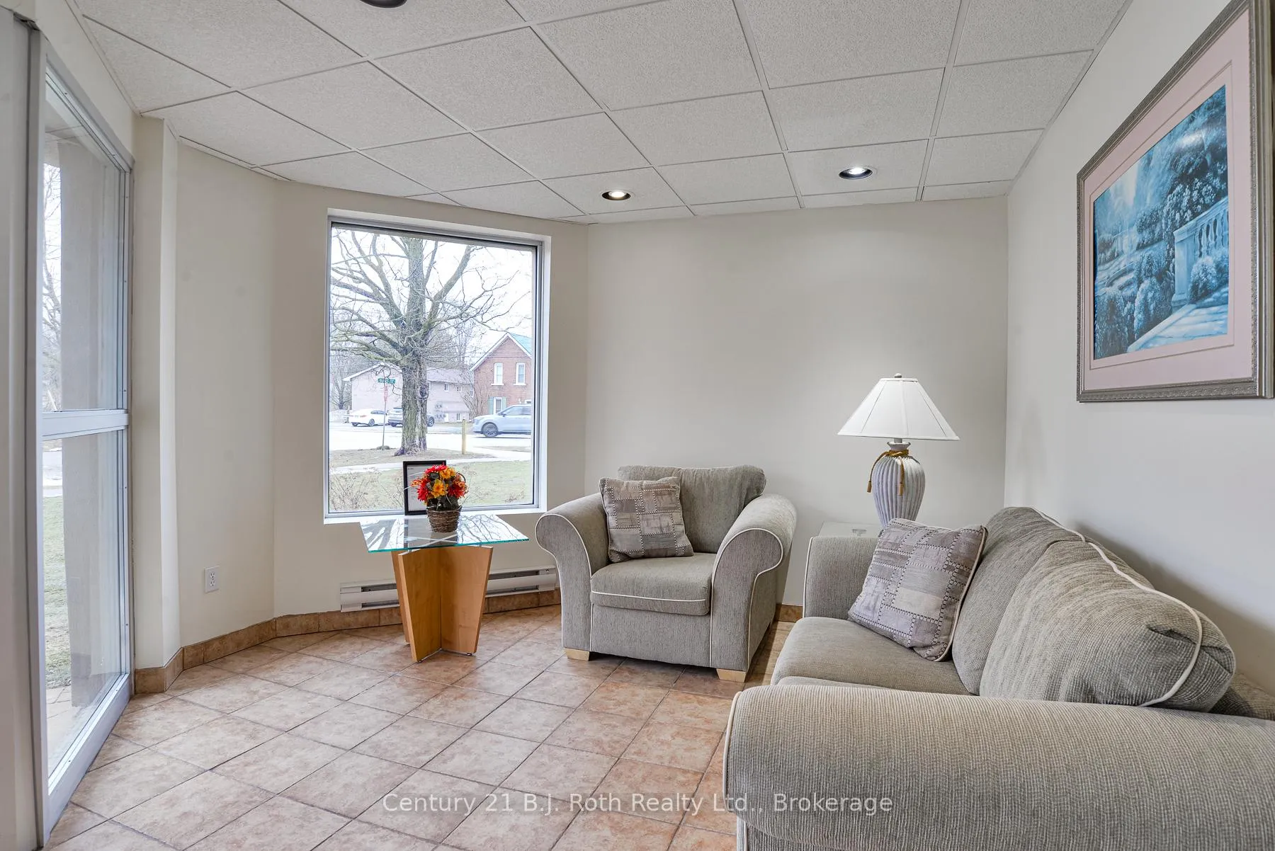 Photo 4 of Unit 101, 125 Bond Street, Orillia — HOMEH