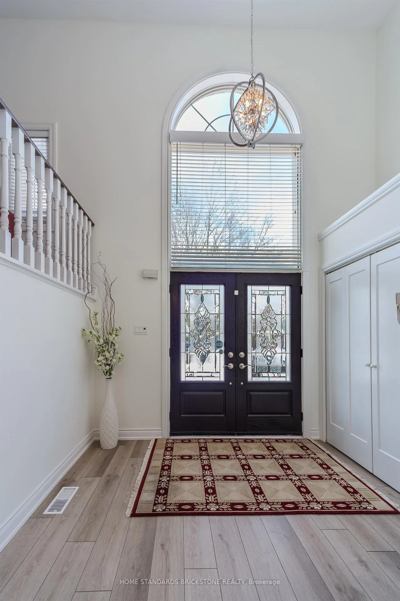 Photo 2 of 28 Brookhurst Crescent, Hamilton, Waterdown — HOMEH
