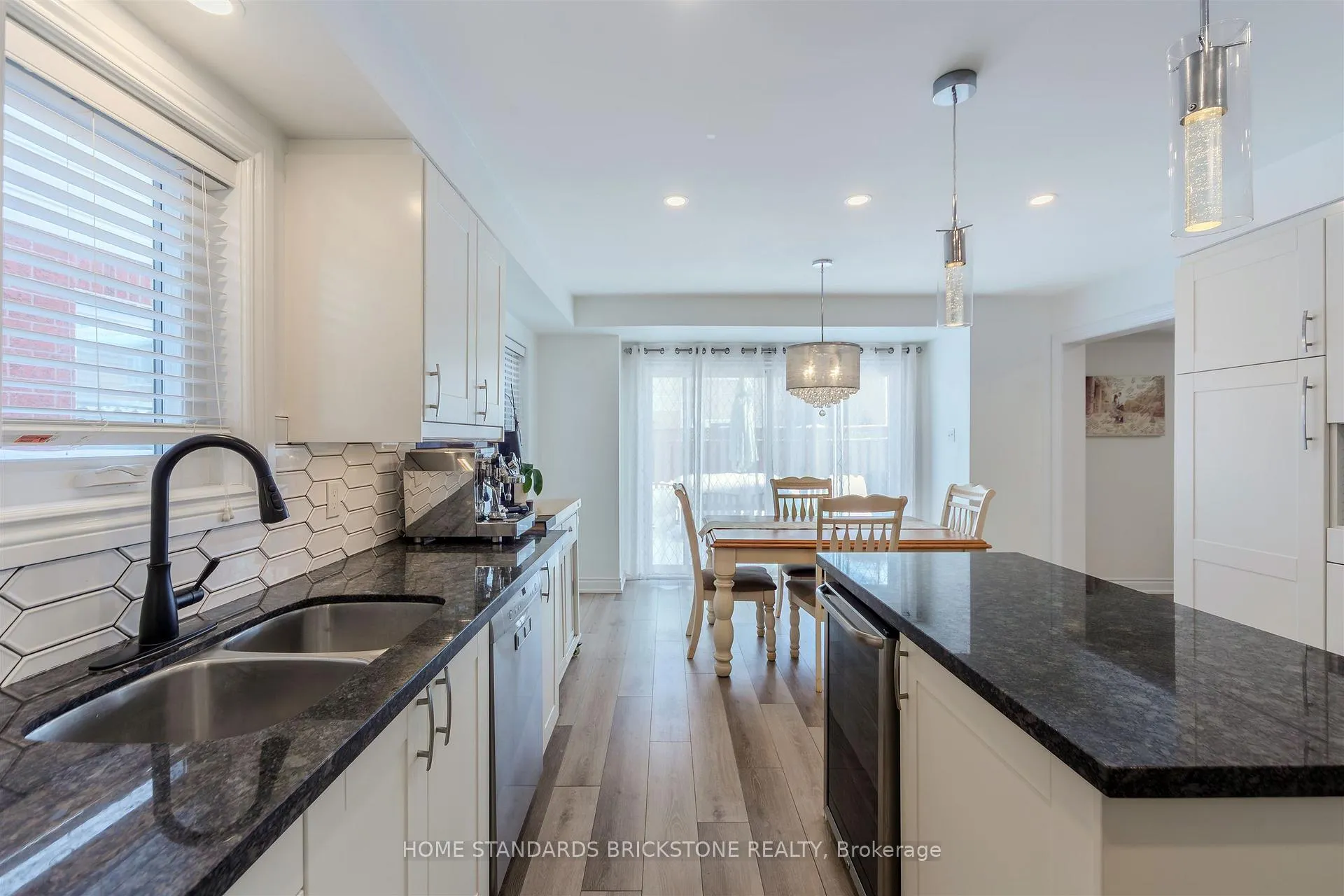 Photo 10 of 28 Brookhurst Crescent, Hamilton, Waterdown — HOMEH