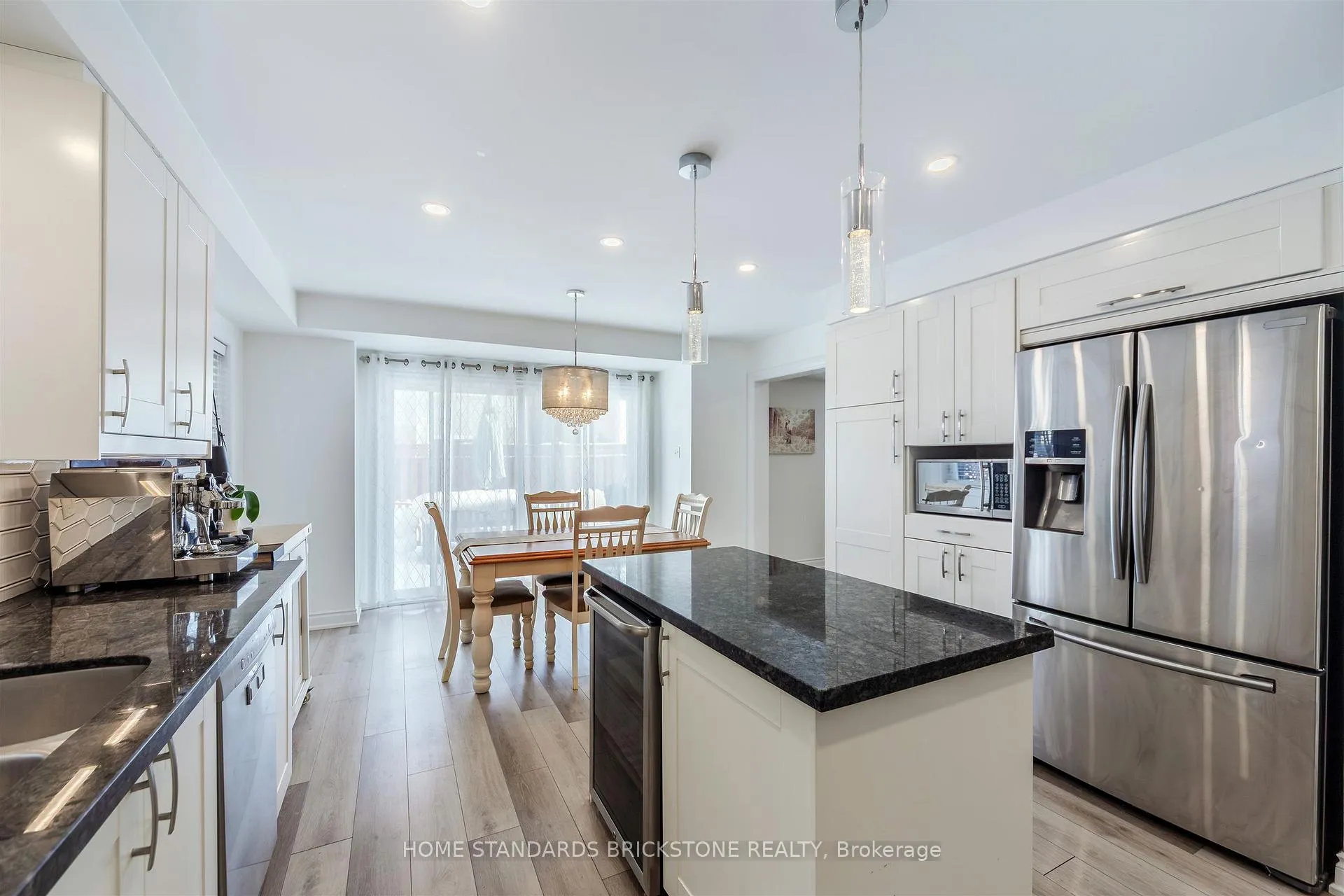 Photo 11 of 28 Brookhurst Crescent, Hamilton, Waterdown — HOMEH