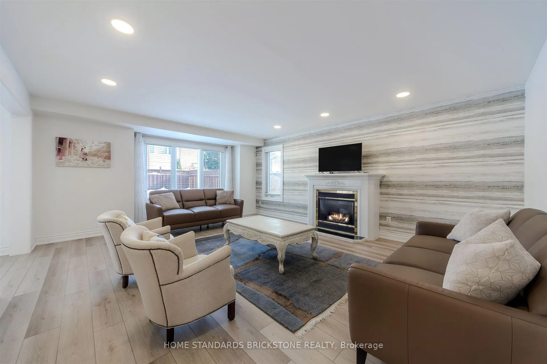 Photo 15 of 28 Brookhurst Crescent, Hamilton, Waterdown — HOMEH