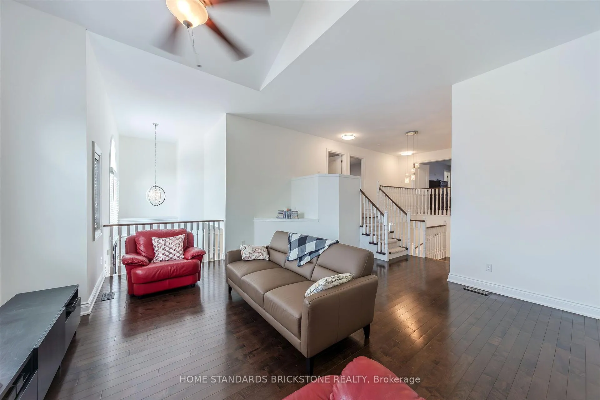 Photo 22 of 28 Brookhurst Crescent, Hamilton, Waterdown — HOMEH