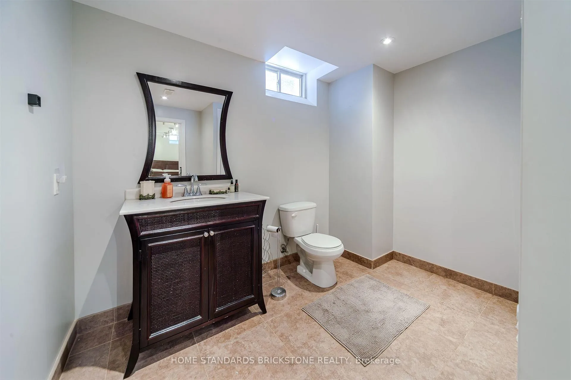 Photo 36 of 28 Brookhurst Crescent, Hamilton, Waterdown — HOMEH