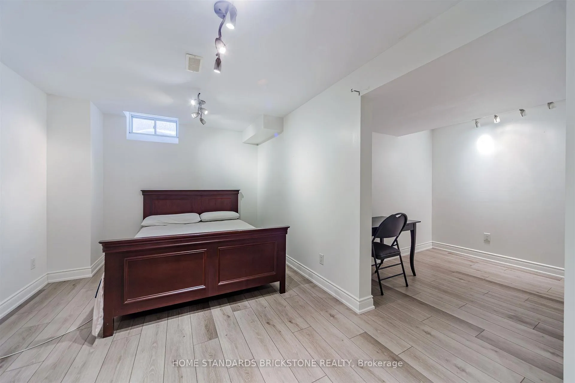 Photo 37 of 28 Brookhurst Crescent, Hamilton, Waterdown — HOMEH