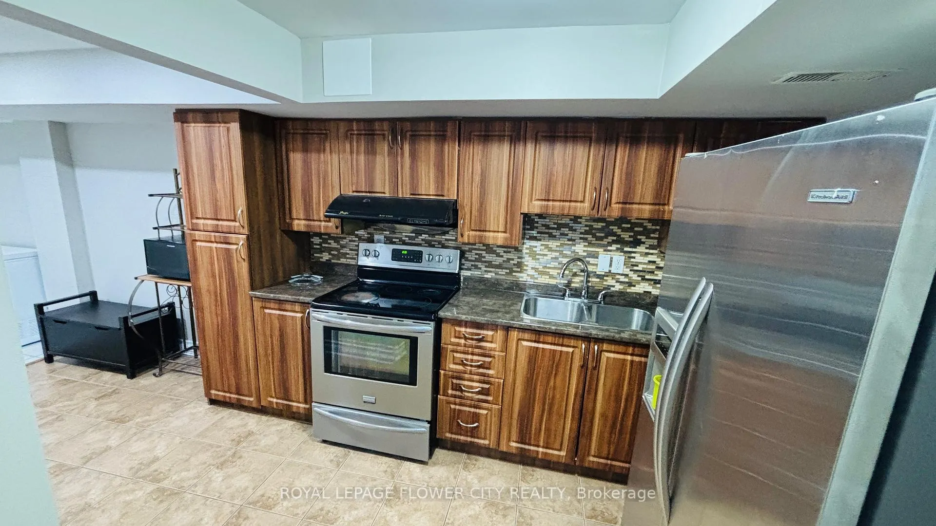 Photo 2 of 952 Clark Boulevard, Milton, Coates — HOMEH