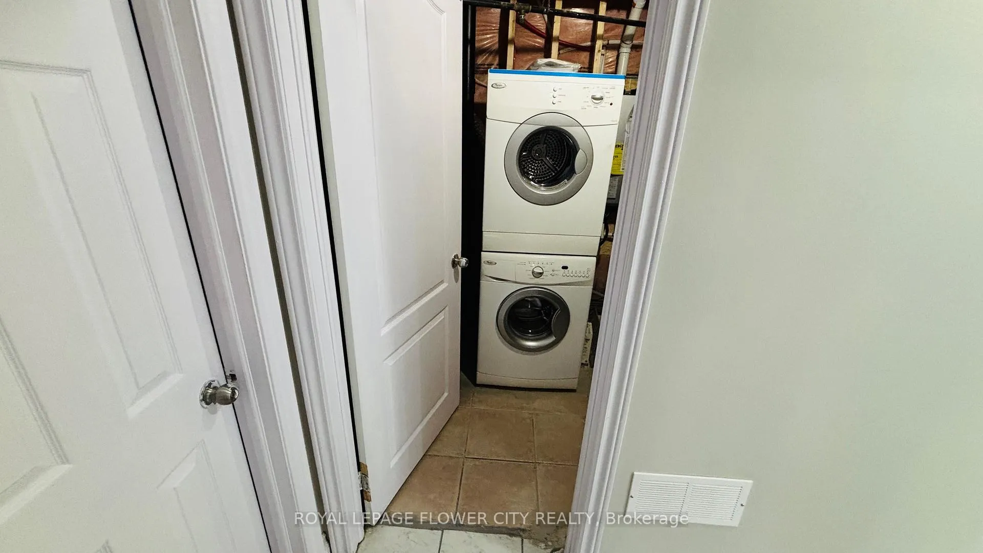 Photo 7 of 952 Clark Boulevard, Milton, Coates — HOMEH