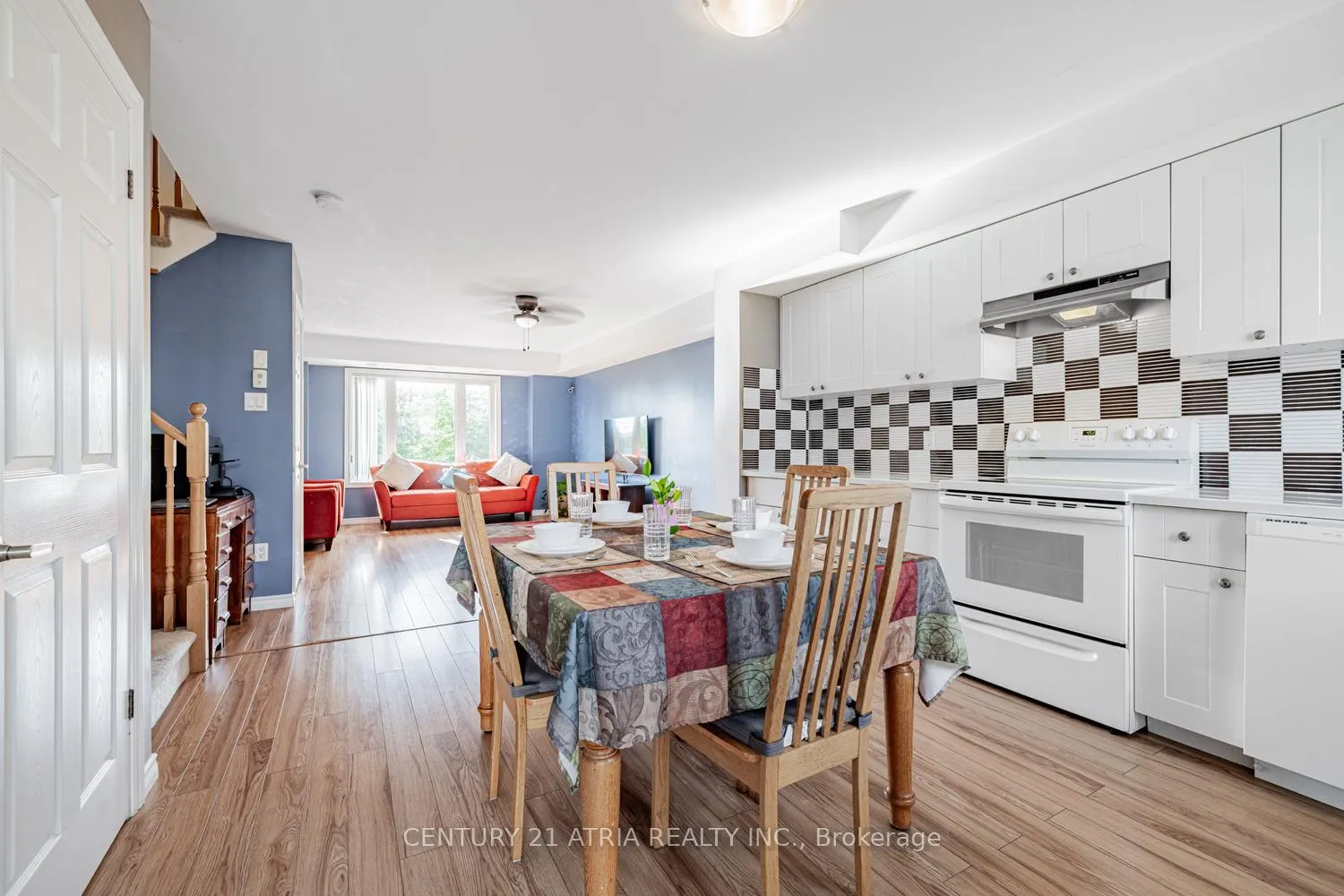 Photo 9 of Unit 9, 15943 Bayview Avenue, Aurora, Bayview Northeast — HOMEH