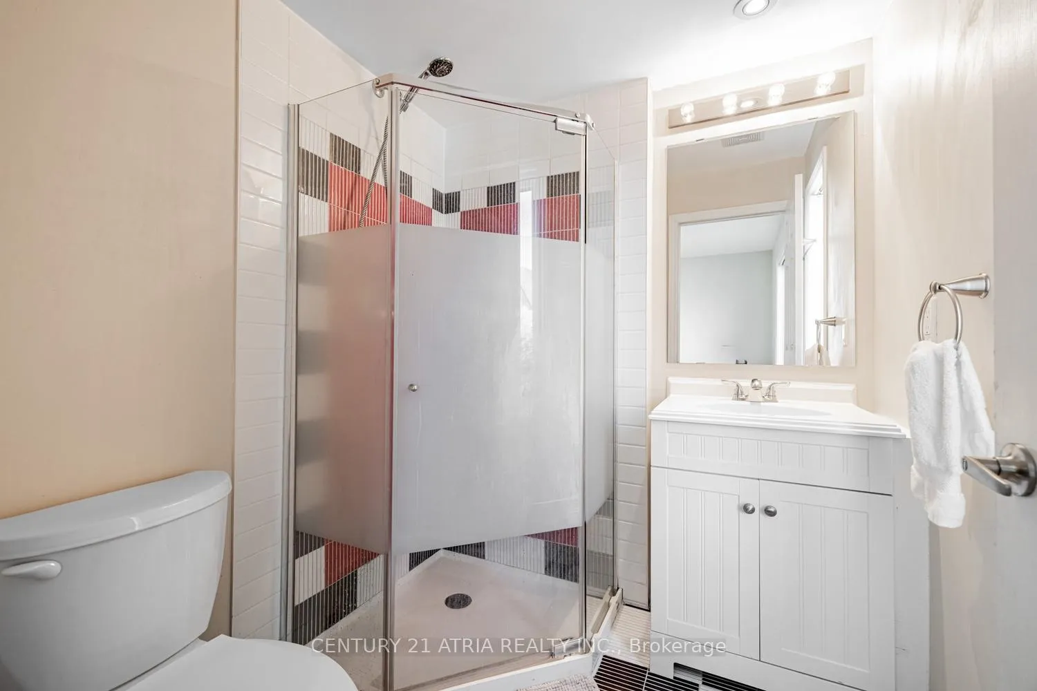 Photo 18 of Unit 9, 15943 Bayview Avenue, Aurora, Bayview Northeast — HOMEH
