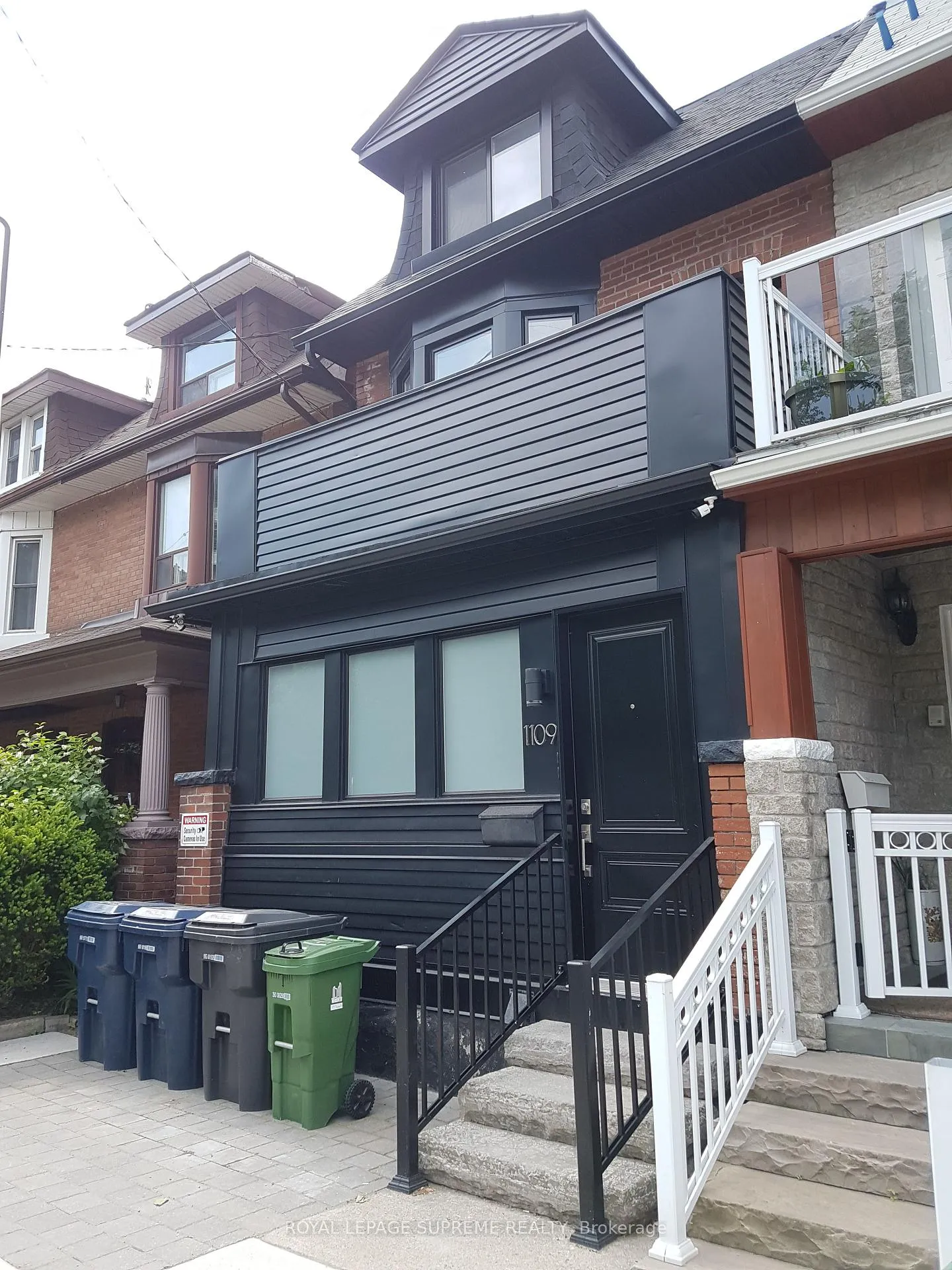 Front of Unit Lower, 1109 Davenport Road