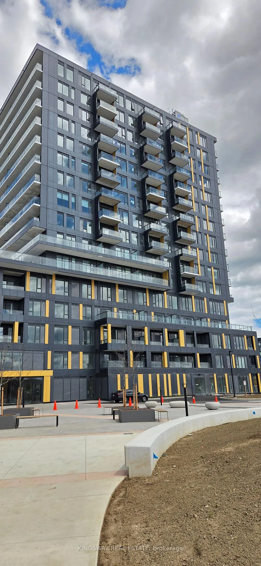 Photo 1 of Unit 411, 4878 Powers Common, Burlington, Alton — HOMEH