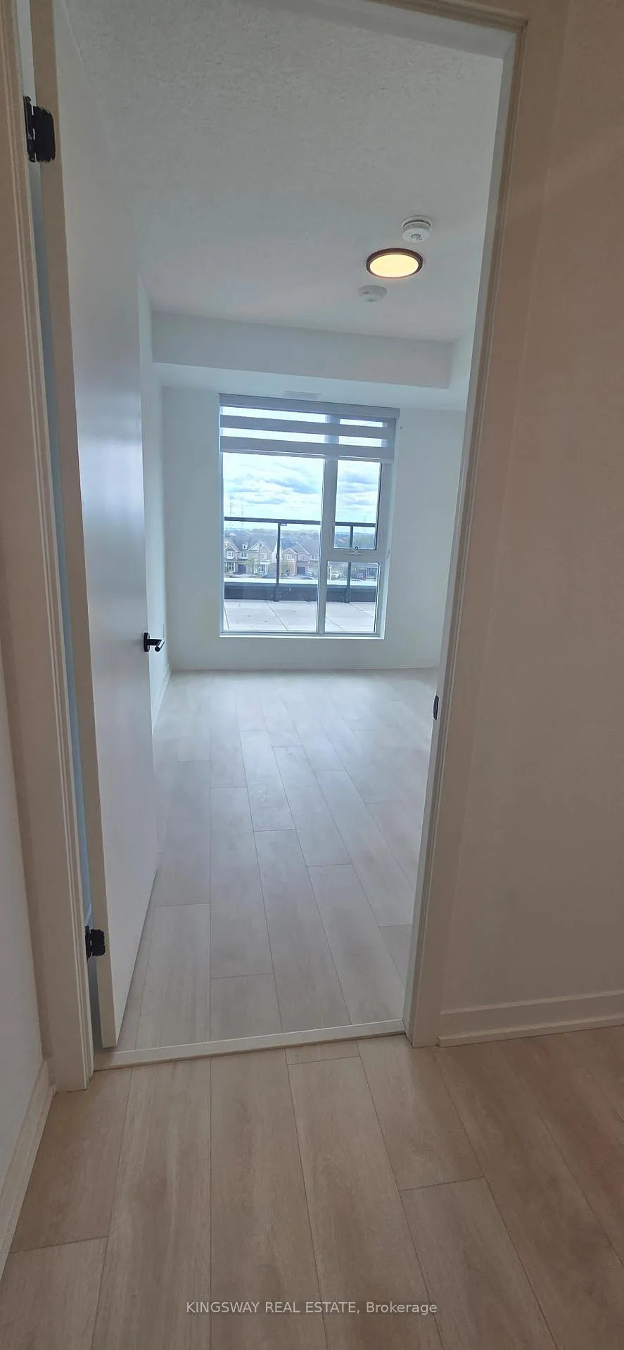 Photo 4 of Unit 411, 4878 Powers Common, Burlington, Alton — HOMEH