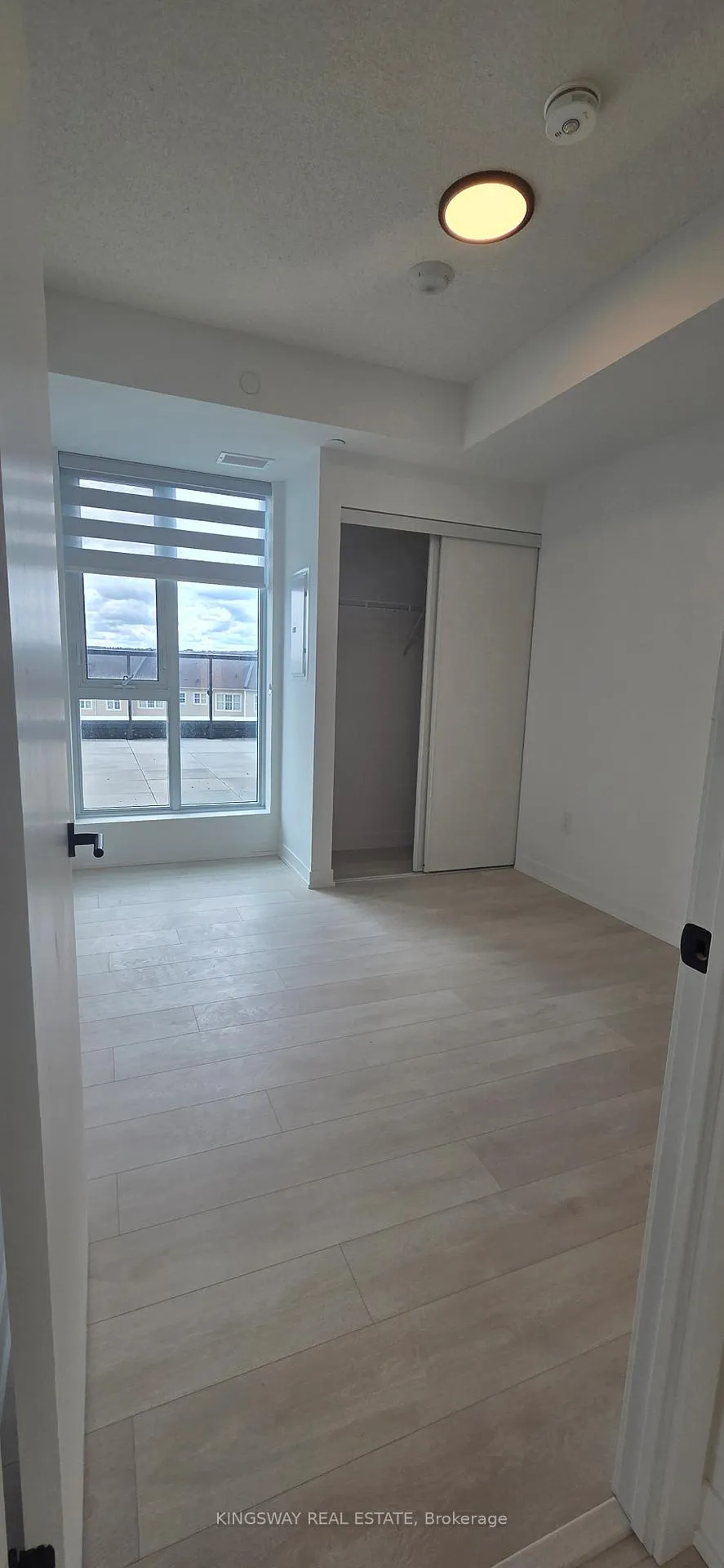 Photo 8 of Unit 411, 4878 Powers Common, Burlington, Alton — HOMEH