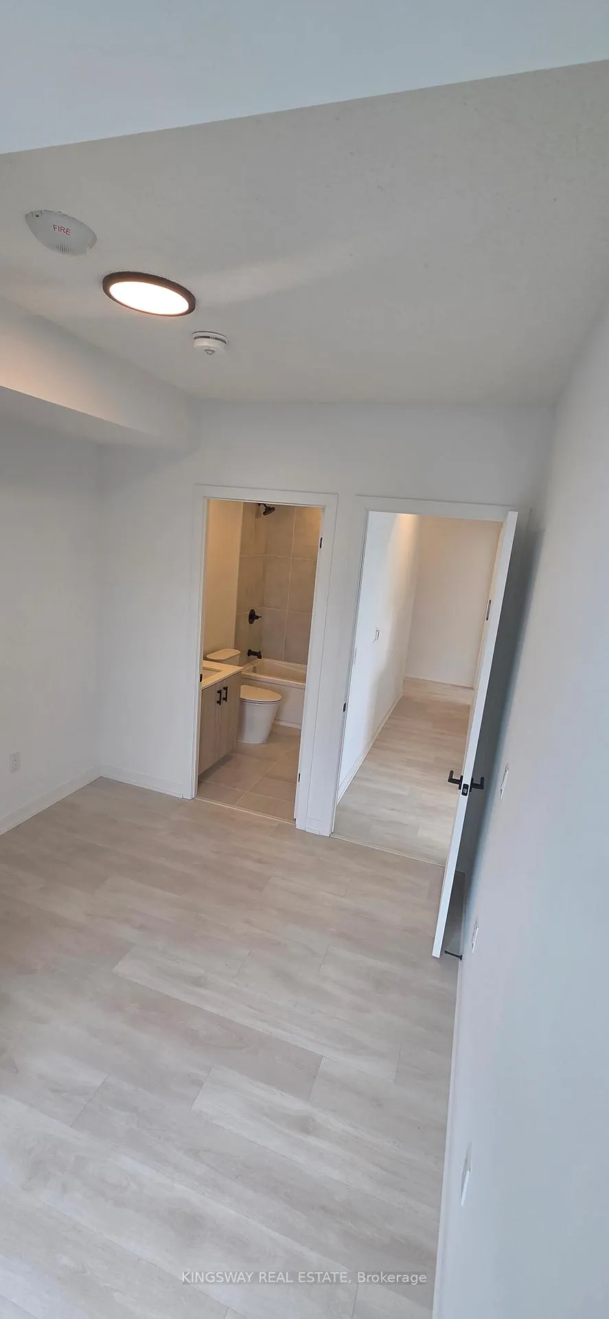 Photo 9 of Unit 411, 4878 Powers Common, Burlington, Alton — HOMEH