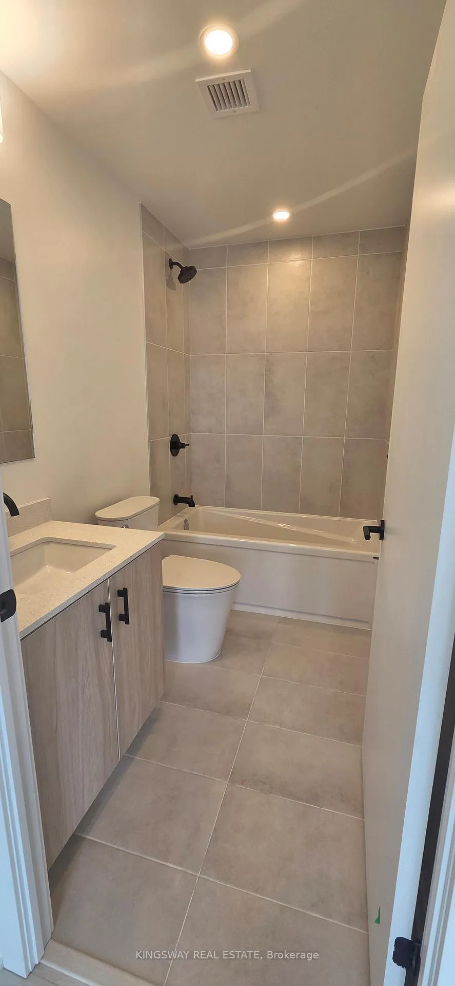 Photo 10 of Unit 411, 4878 Powers Common, Burlington, Alton — HOMEH
