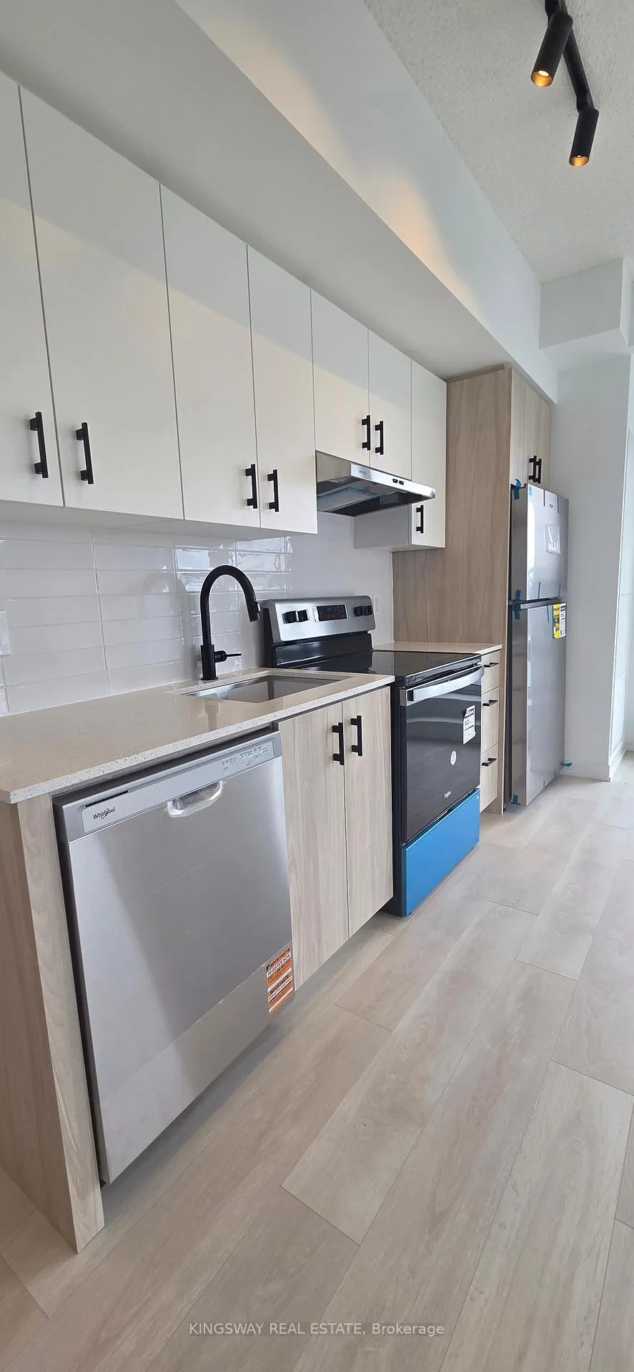 Photo 11 of Unit 411, 4878 Powers Common, Burlington, Alton — HOMEH